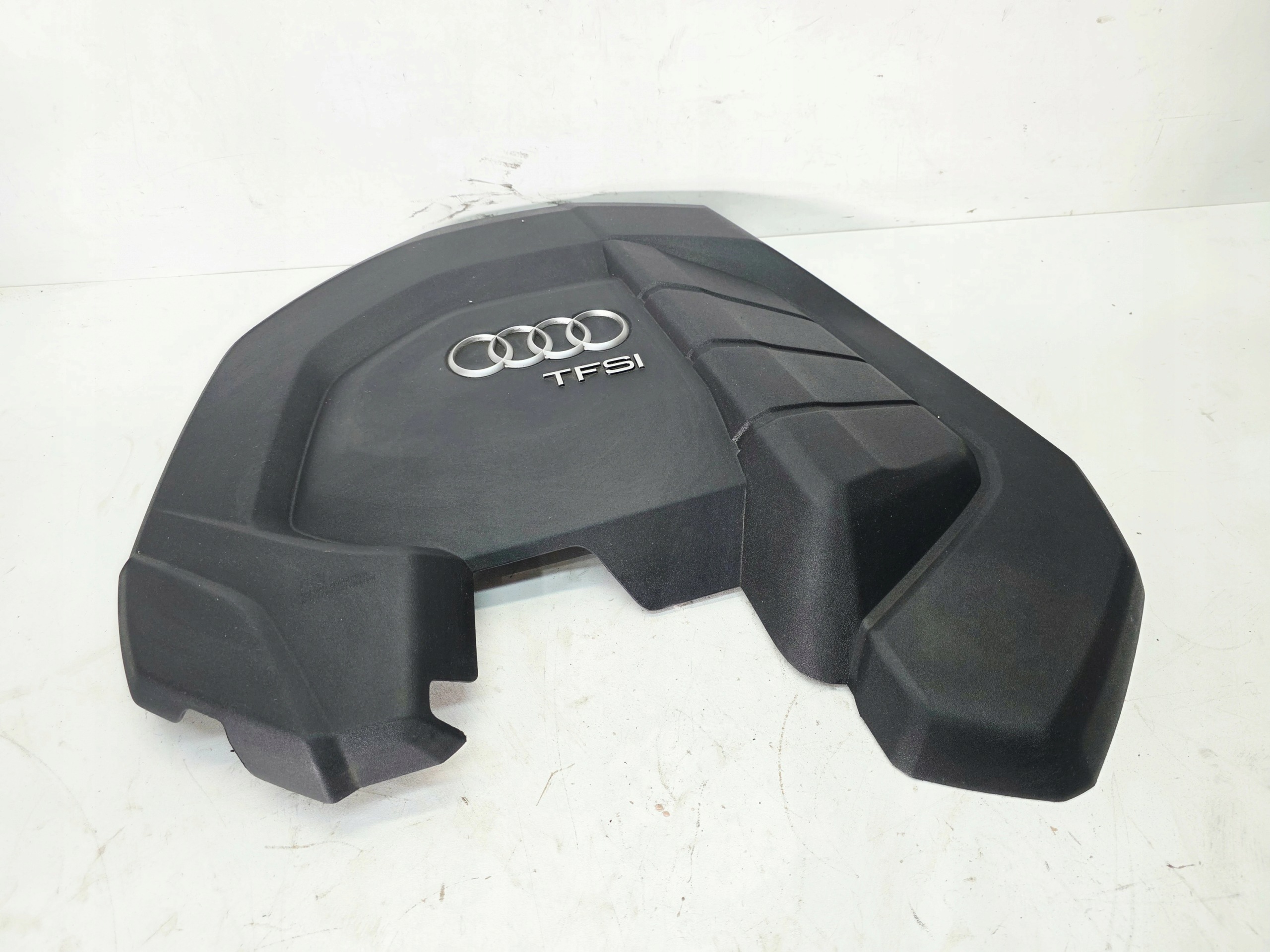 cover upper engine housing cover AUDI A4 B9 A5 8W 1.4 TFSI 04E103925E