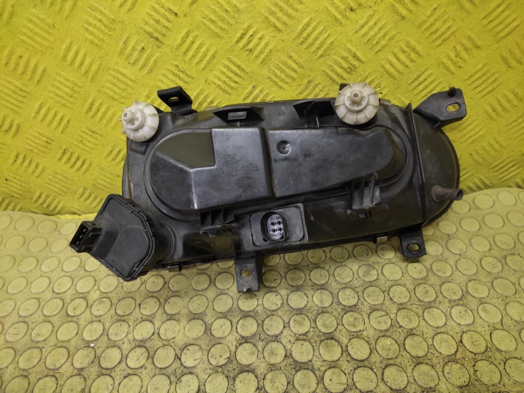 VW GOLF IV REFLEKTOR light left front