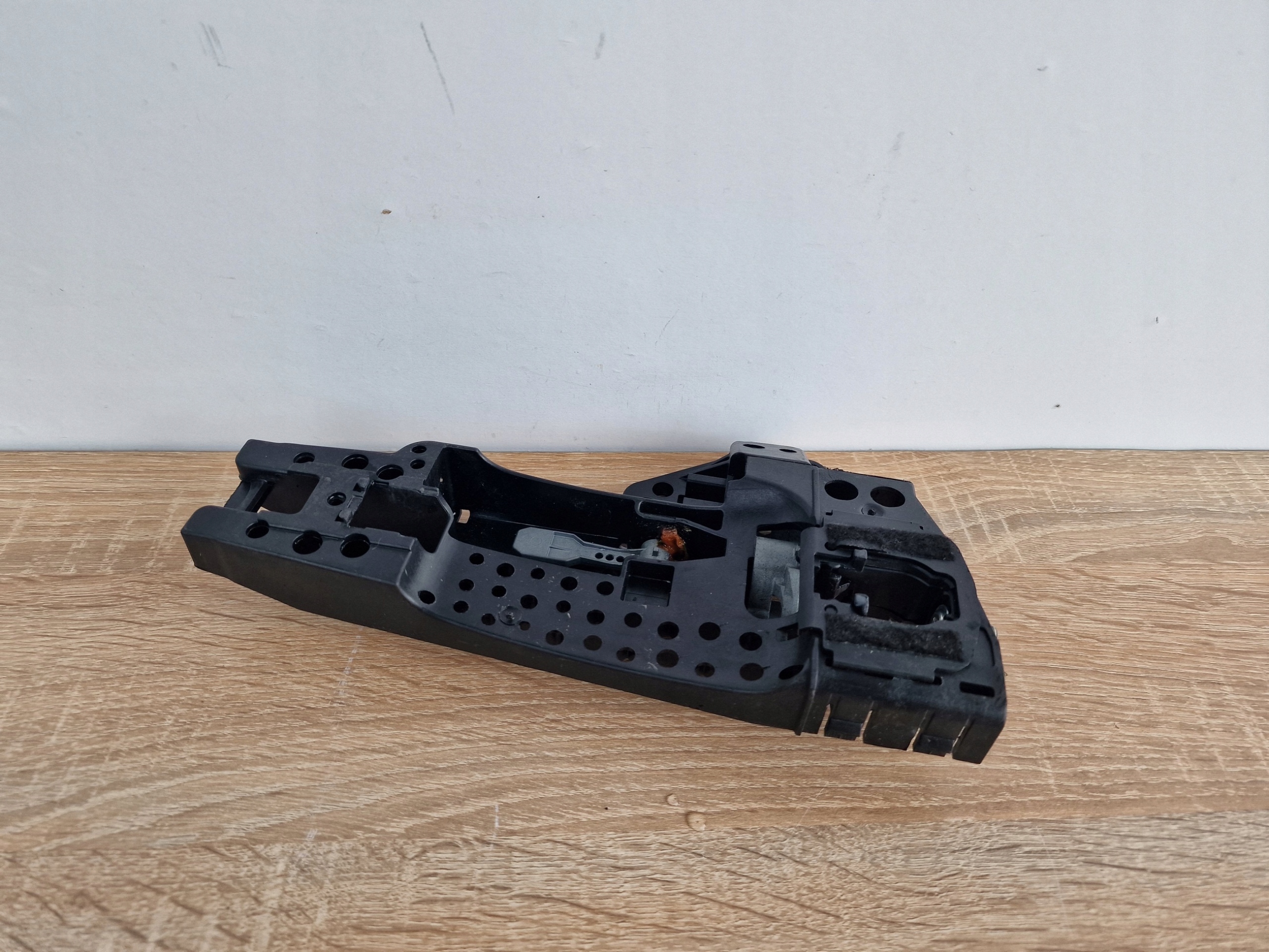 AUDI Q7 4M holder handles right front rear part bracket