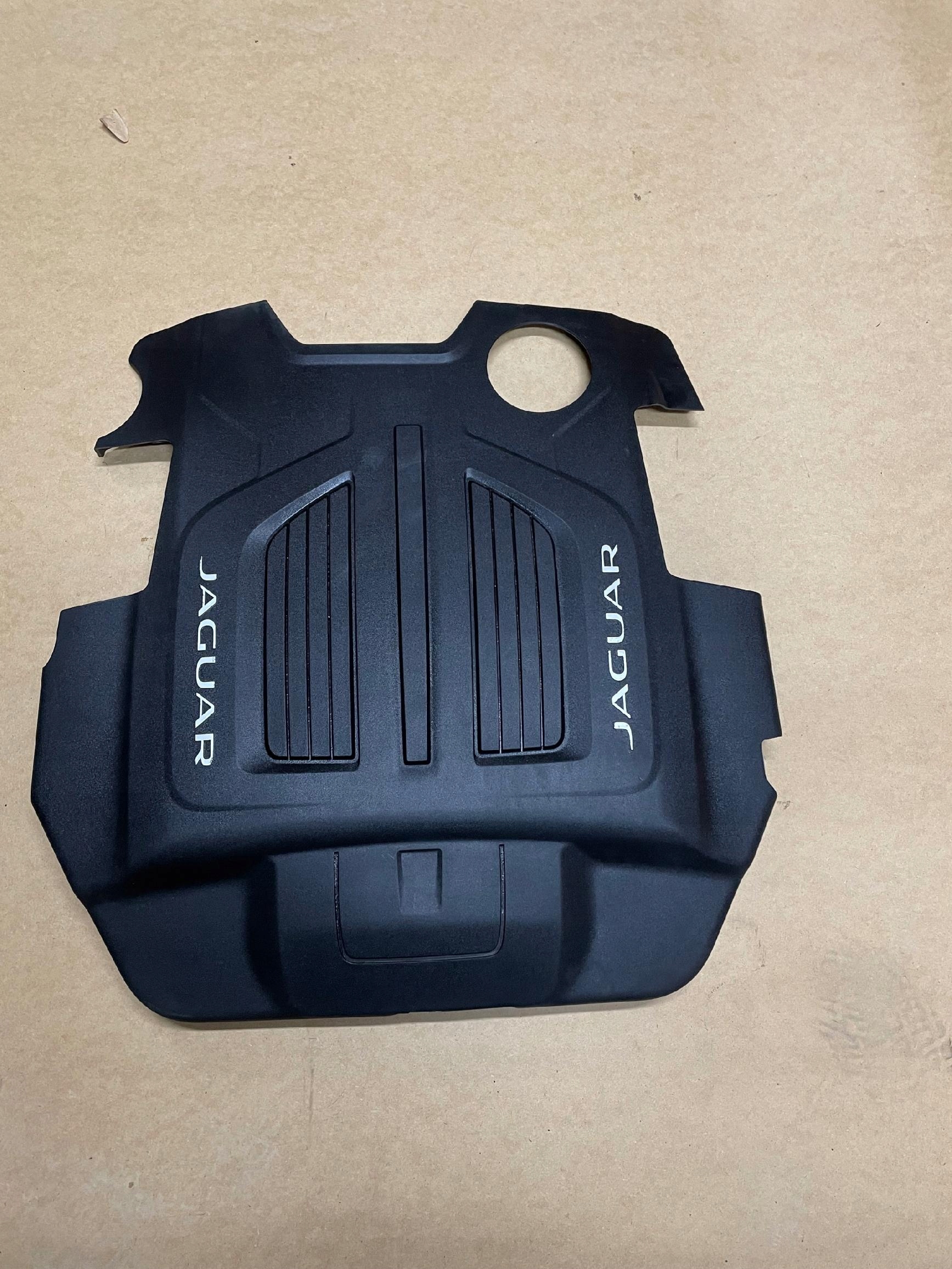 GX536A949AA GX53-6A949-AA - JAGUAR F-TYPE X152 3.0 sc AWD верхняя крышка двигателя