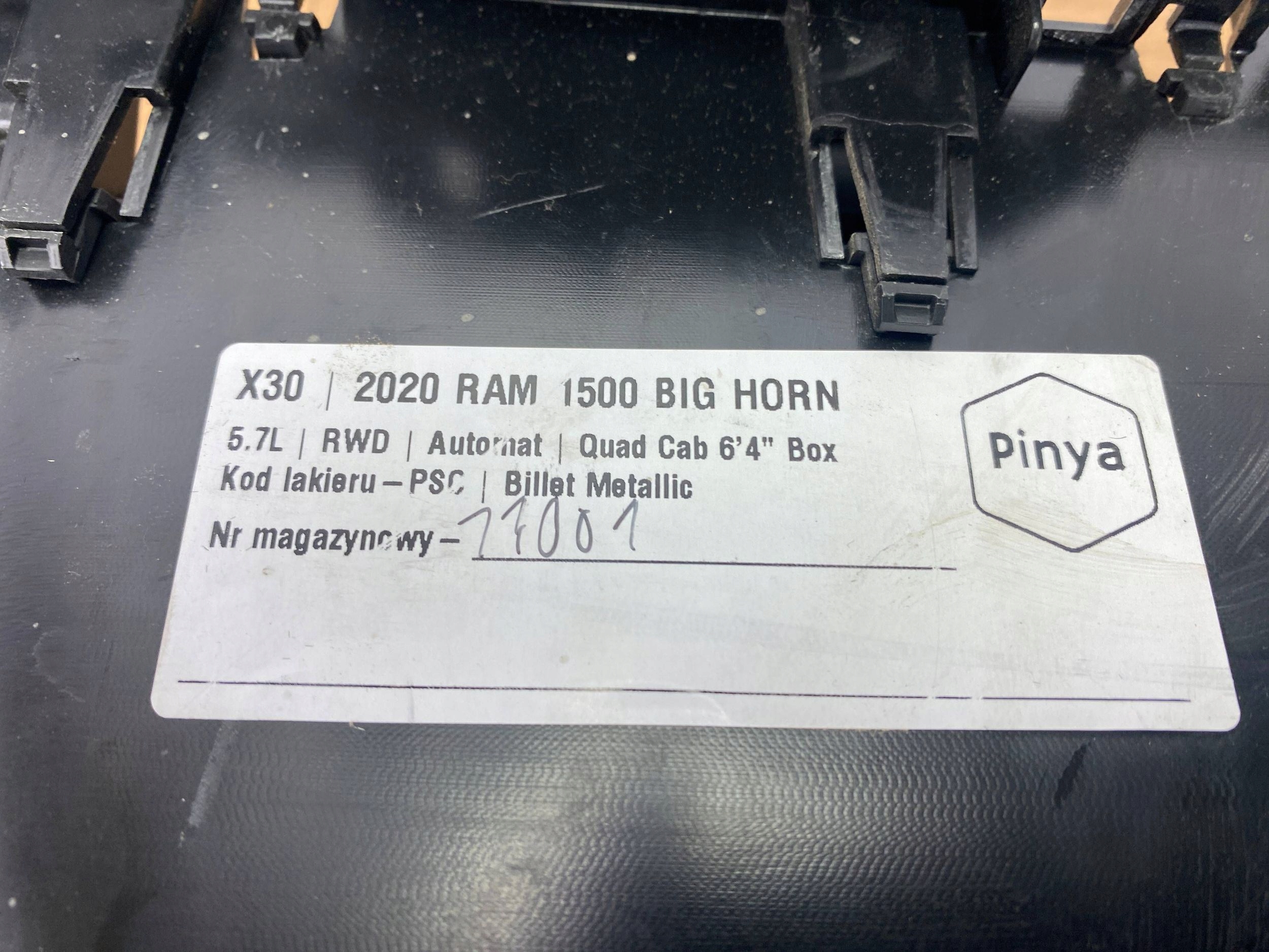 pretinac suvozača suvozača armature Dodge Ram 1500 2019+