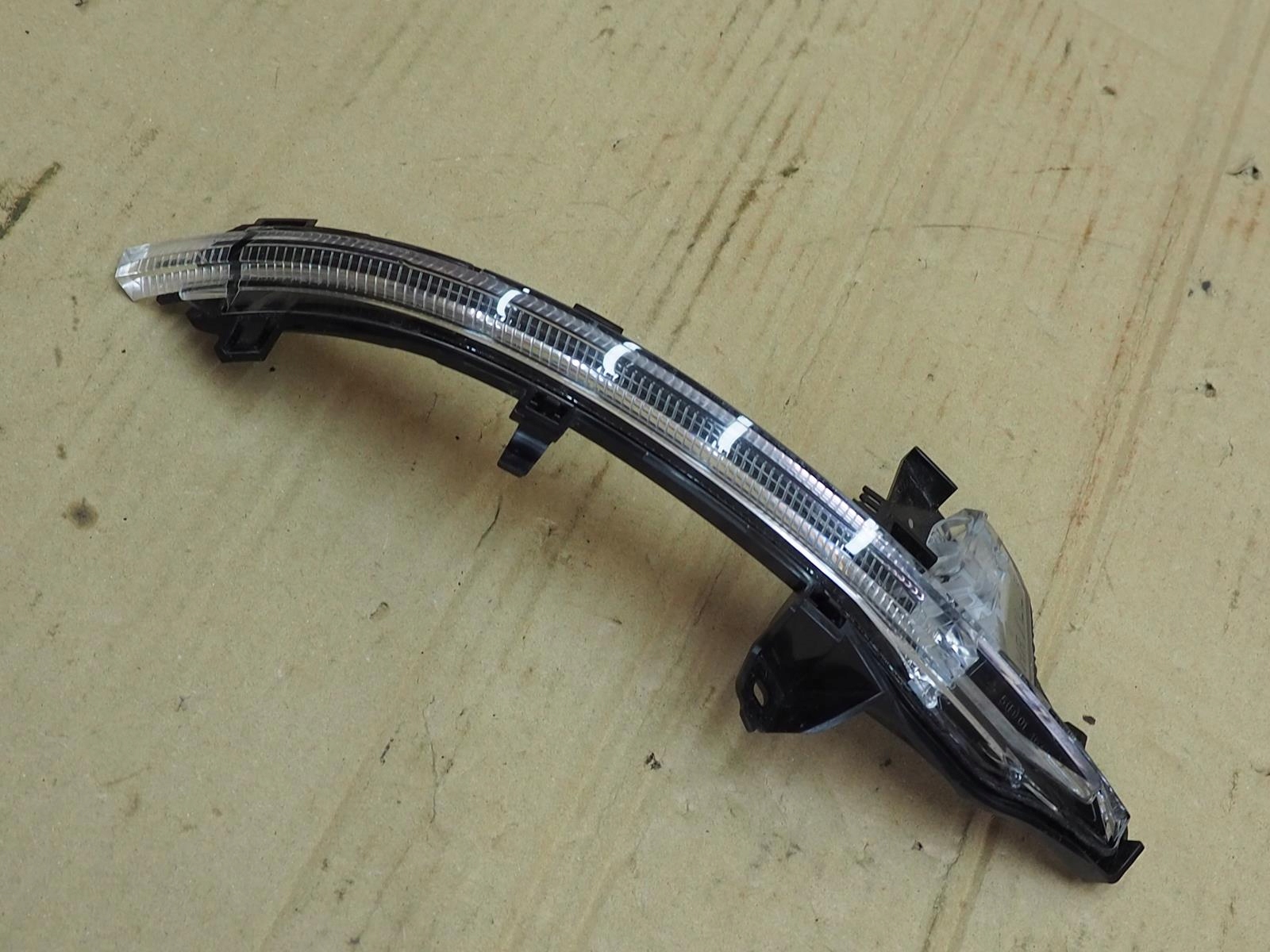 Audi A8 D5 покажчик повороту дзеркала правий 4n1949102