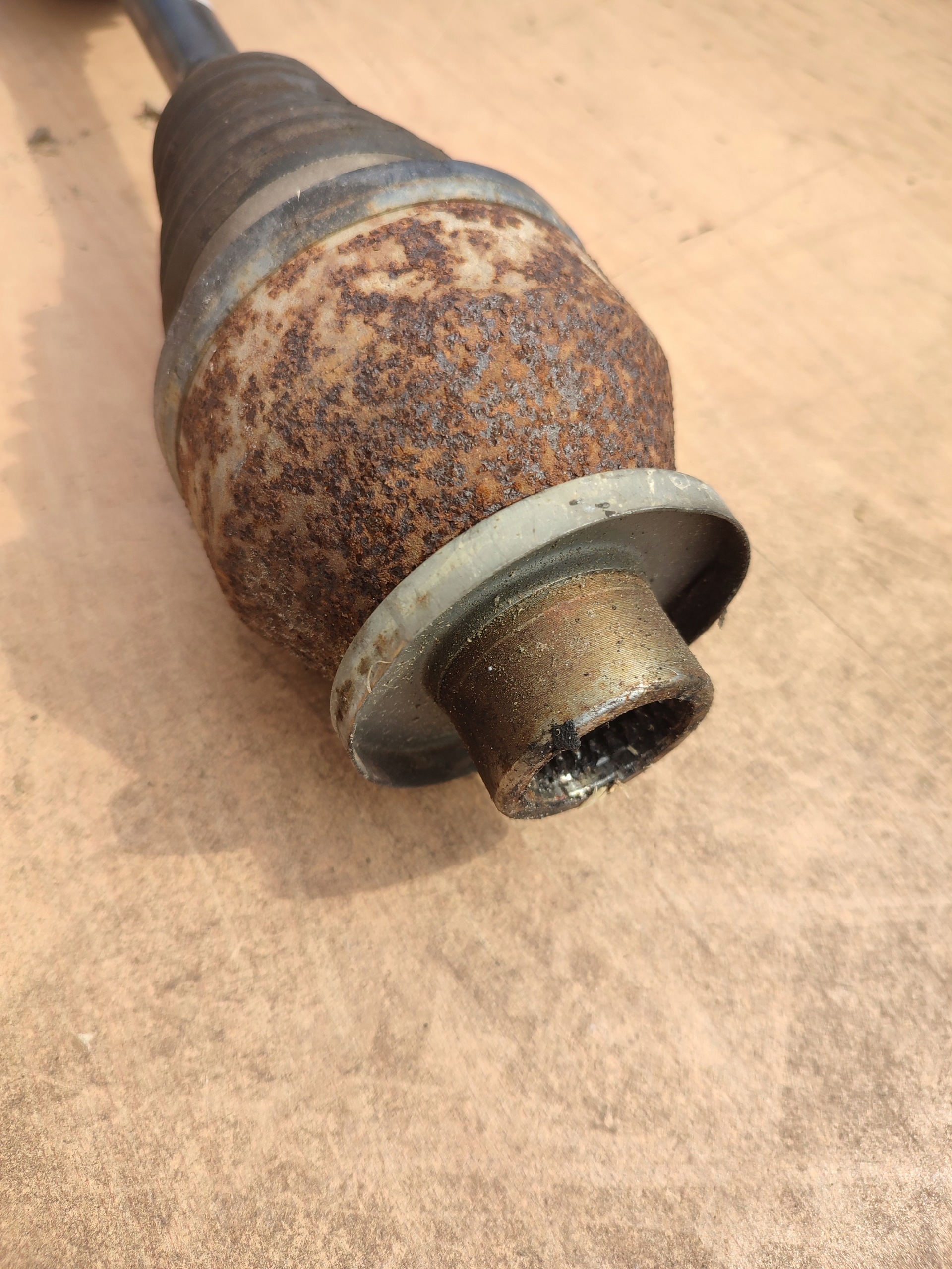 semi-axis left front VOLKSWAGEN TRANSPORTER T5 2.5 TDI 7H0407271AA