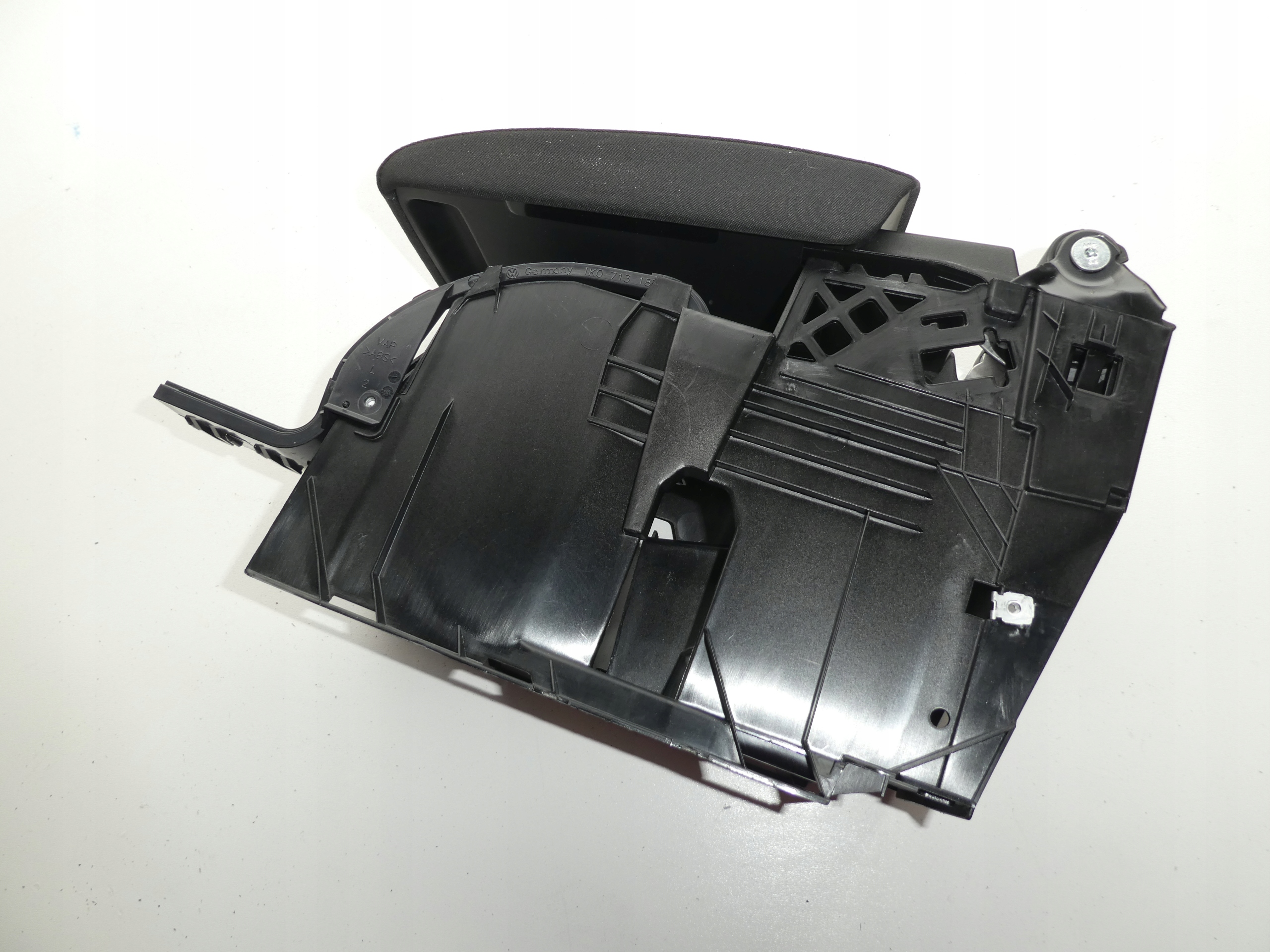VW VOLKSWAGEN GOLF 6 VI armrest 1K5864251C