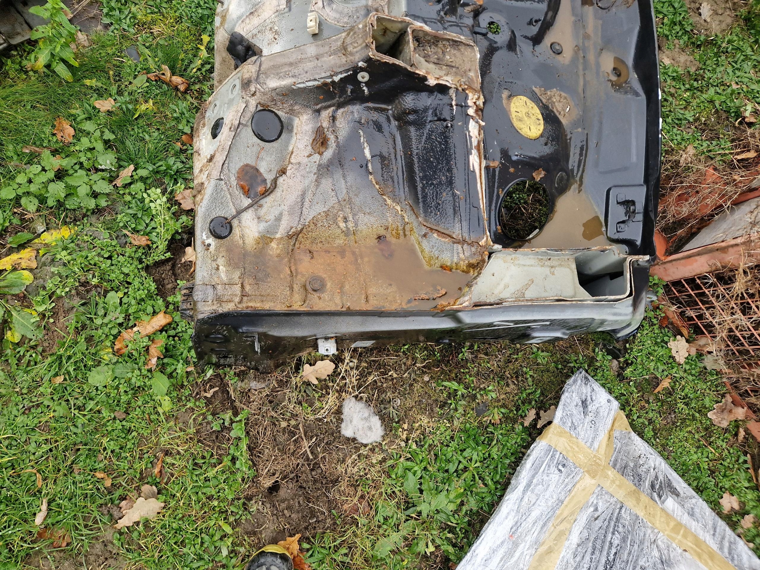 FORD GANGER IV LIFT THRESHOLD PILLAR LEFT FRONT A