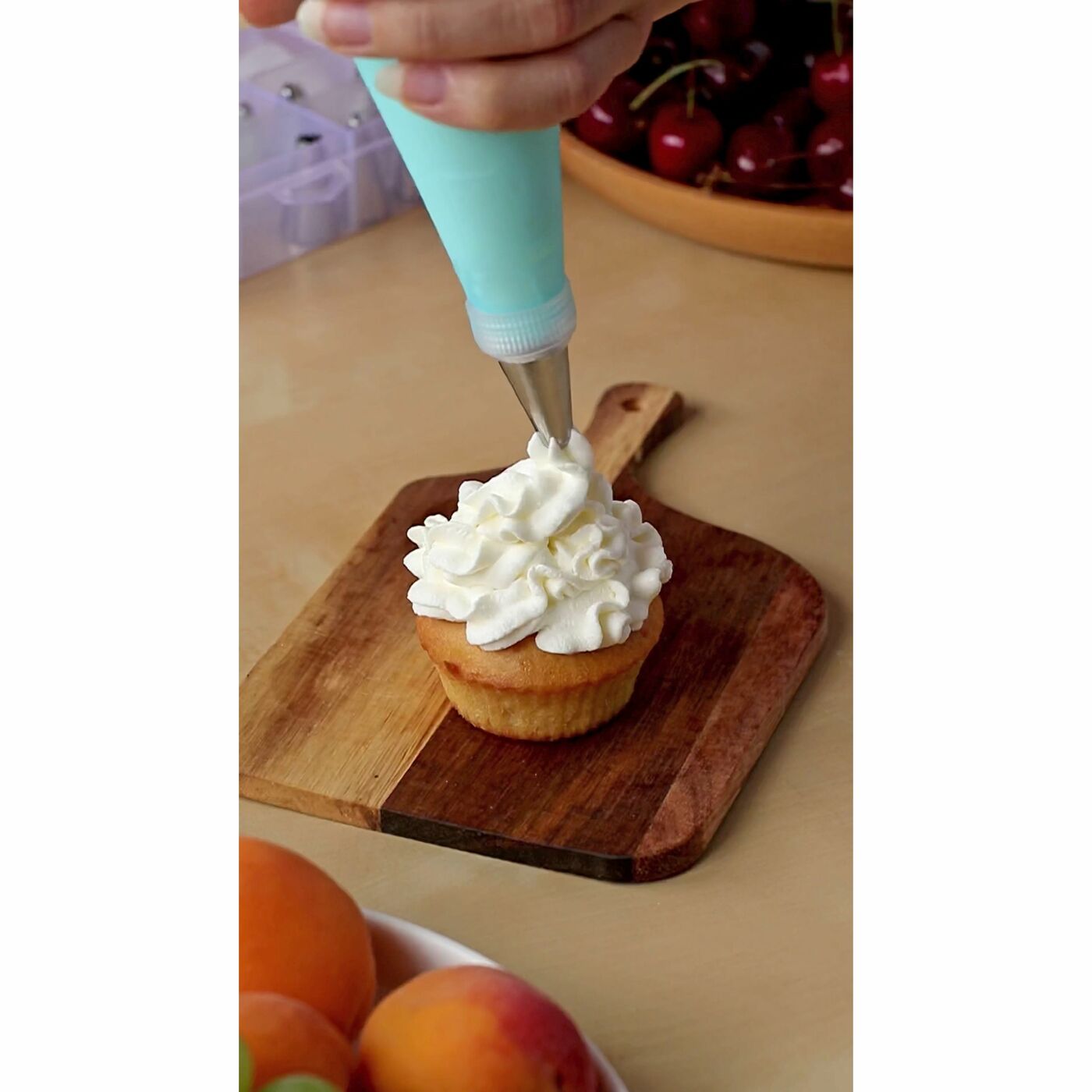 RĘKAW CUKIERNICZY DEKORATOR do tortów +TYLKI 36szt Cechy dodatkowe posiada wymienne końcówki