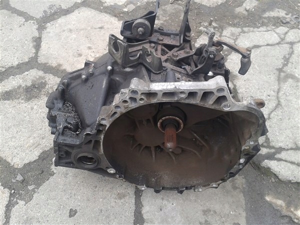 SKRZYNIA BIEGÓW TOYOTA COROLLA VERSO II 2.2 D4D