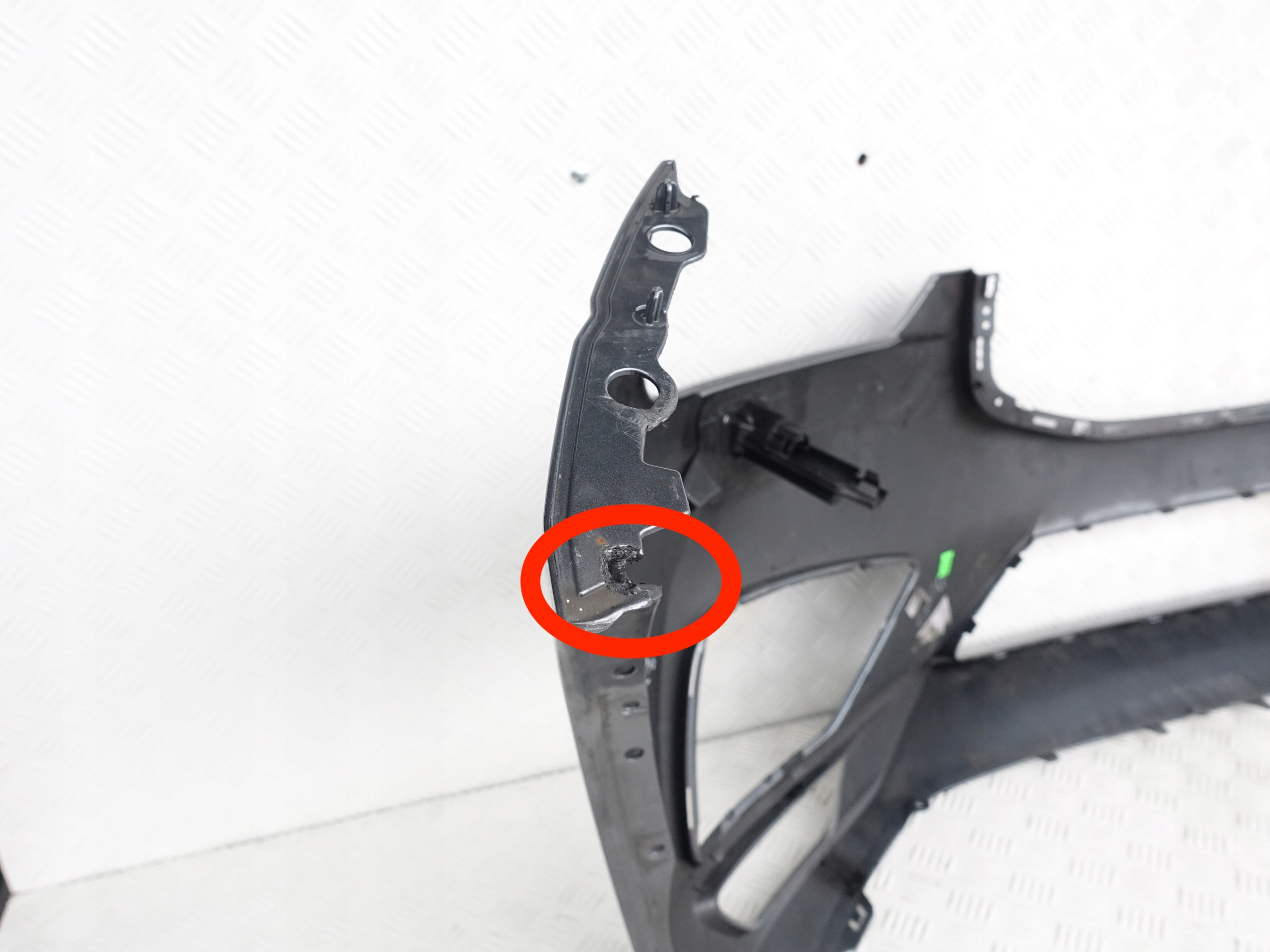 VOLVO XC60 II 17- R-design bumper front washer