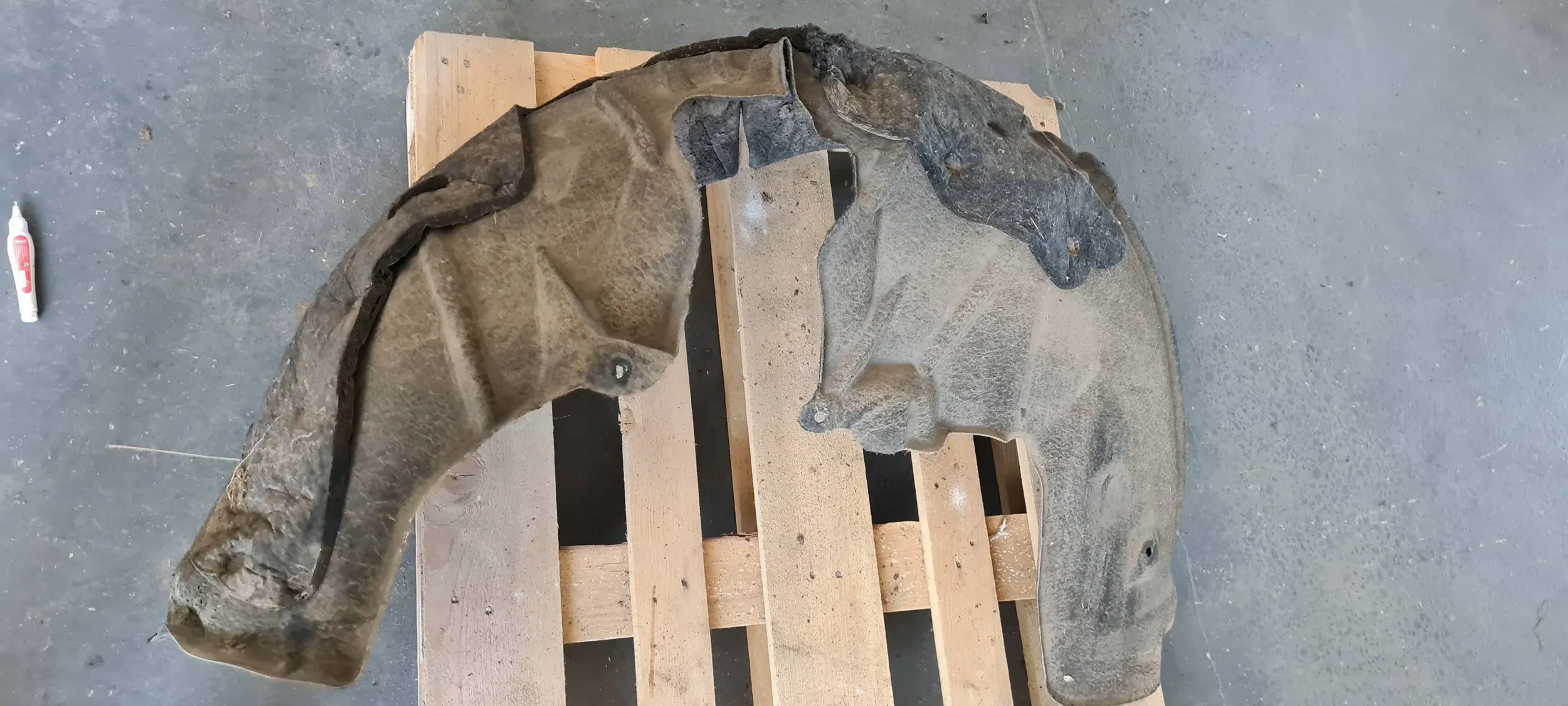 SQ5 Q5 80A mudguard left left rear part rear. 80A810171A