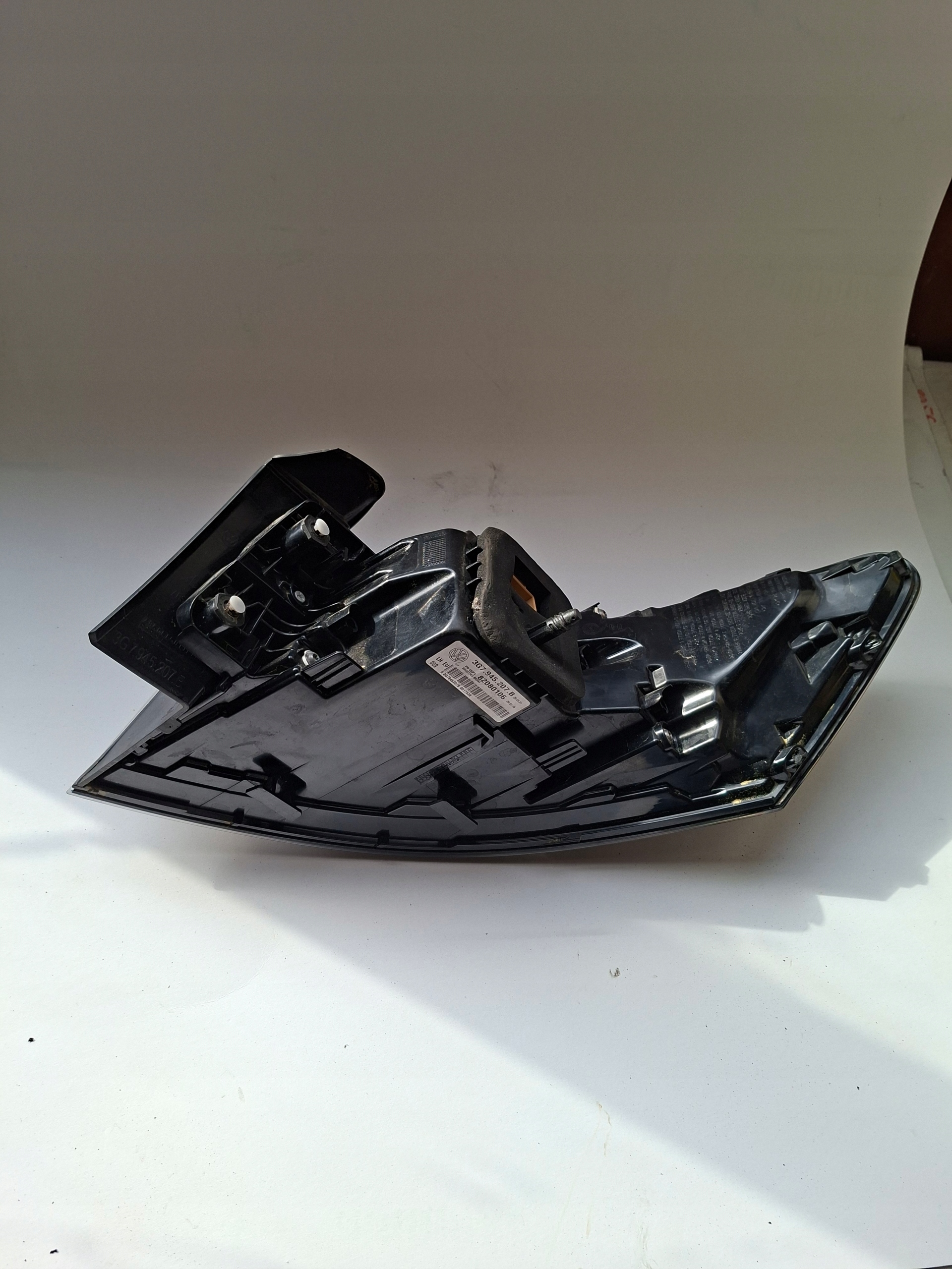 light rear part left VW ARTEON LED 82080106