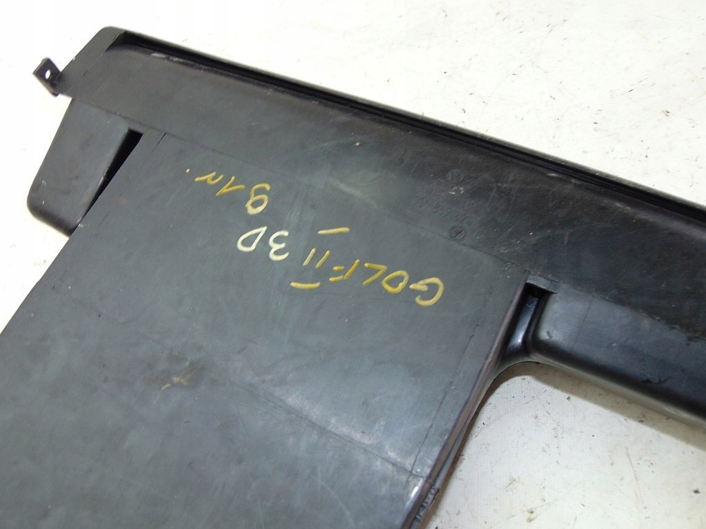 vw Golf II MK2 91r 3D полка бардачок пассажира