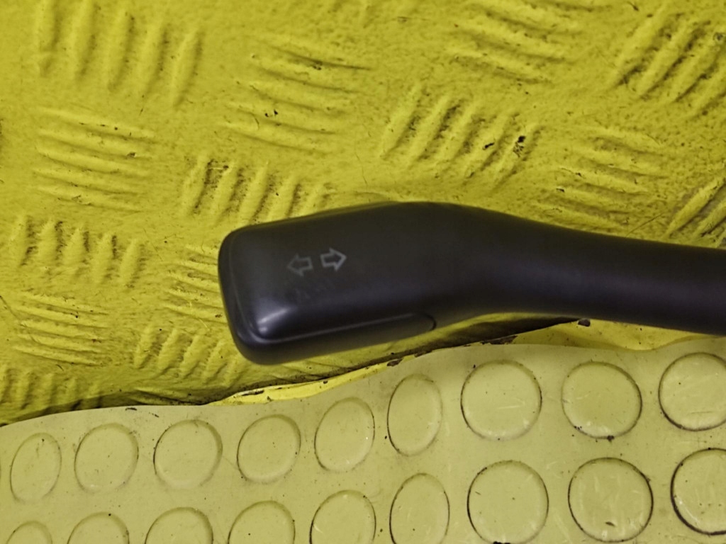 VW GOLF IV steering wheel levers and controls 8L0953513G