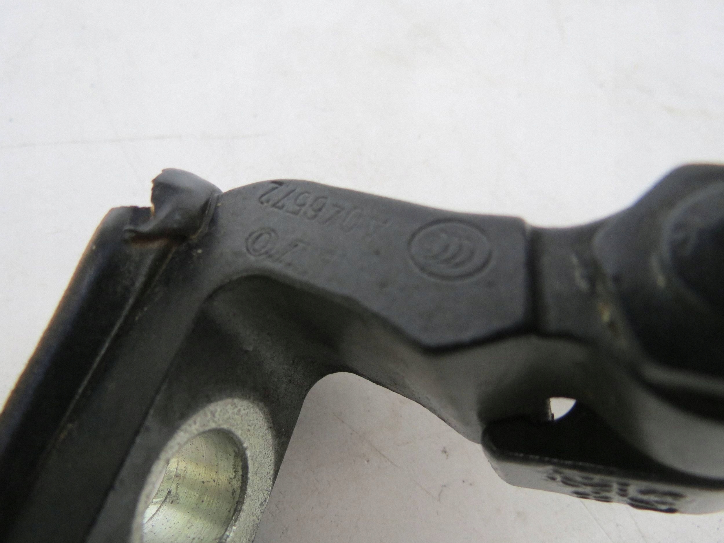 hinge door right front GORA/ DOL VOLVO V90 A045572 31371555