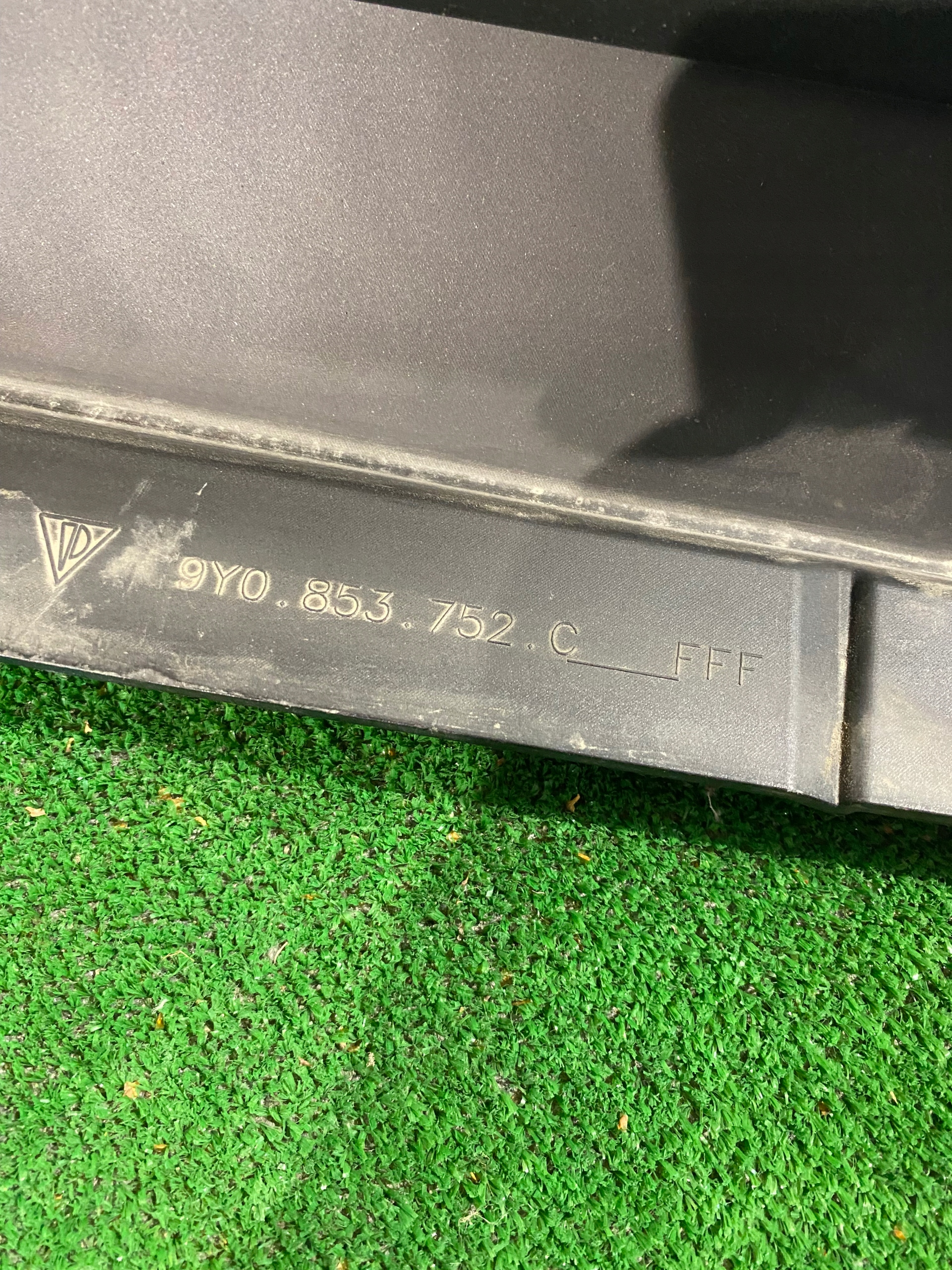 moulding right threshold PORSCHE CAYENNE III 9Y0 NR.138