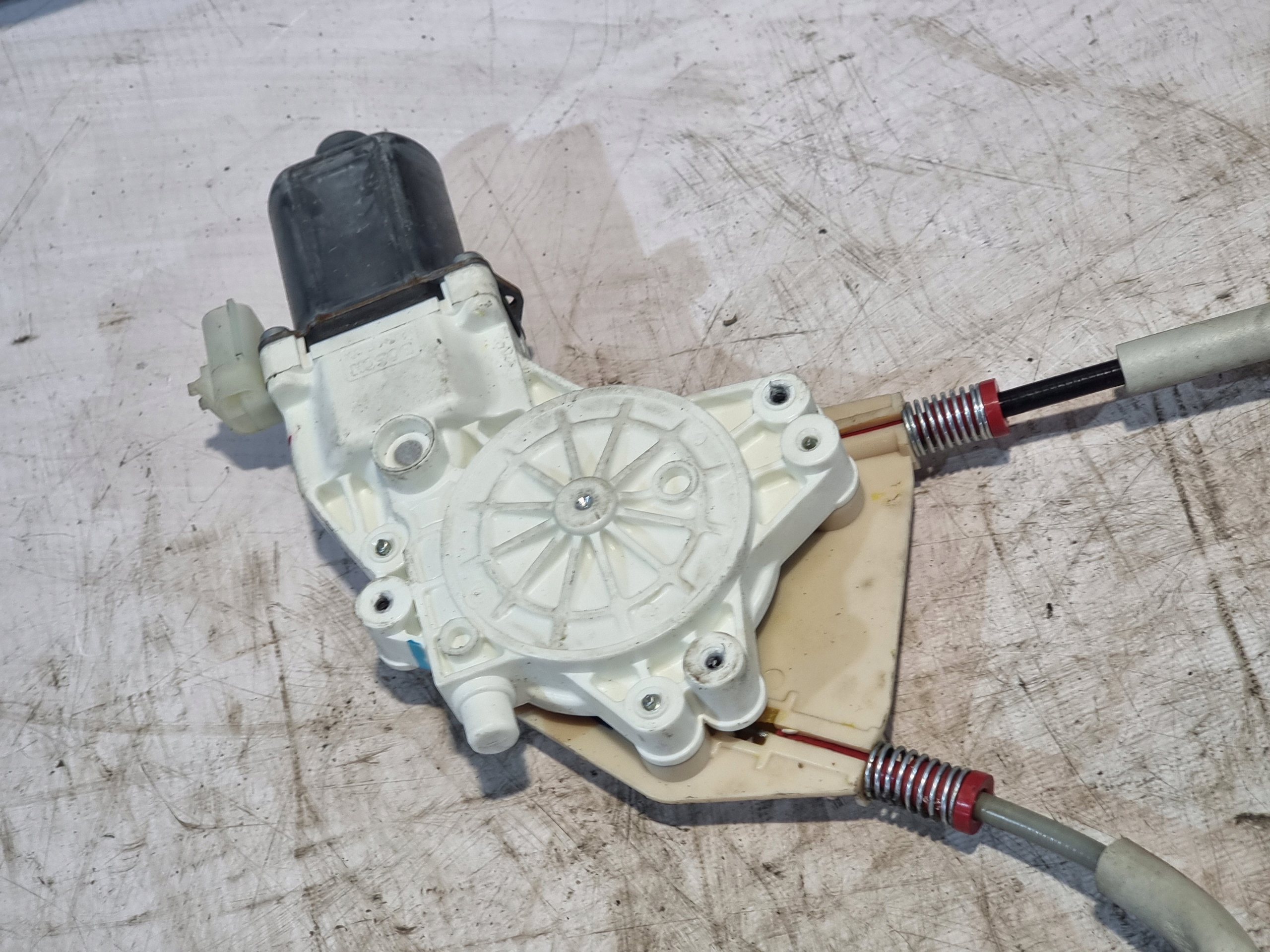 window regulator right front OE 05074798AA DODGE CALIBER 07r