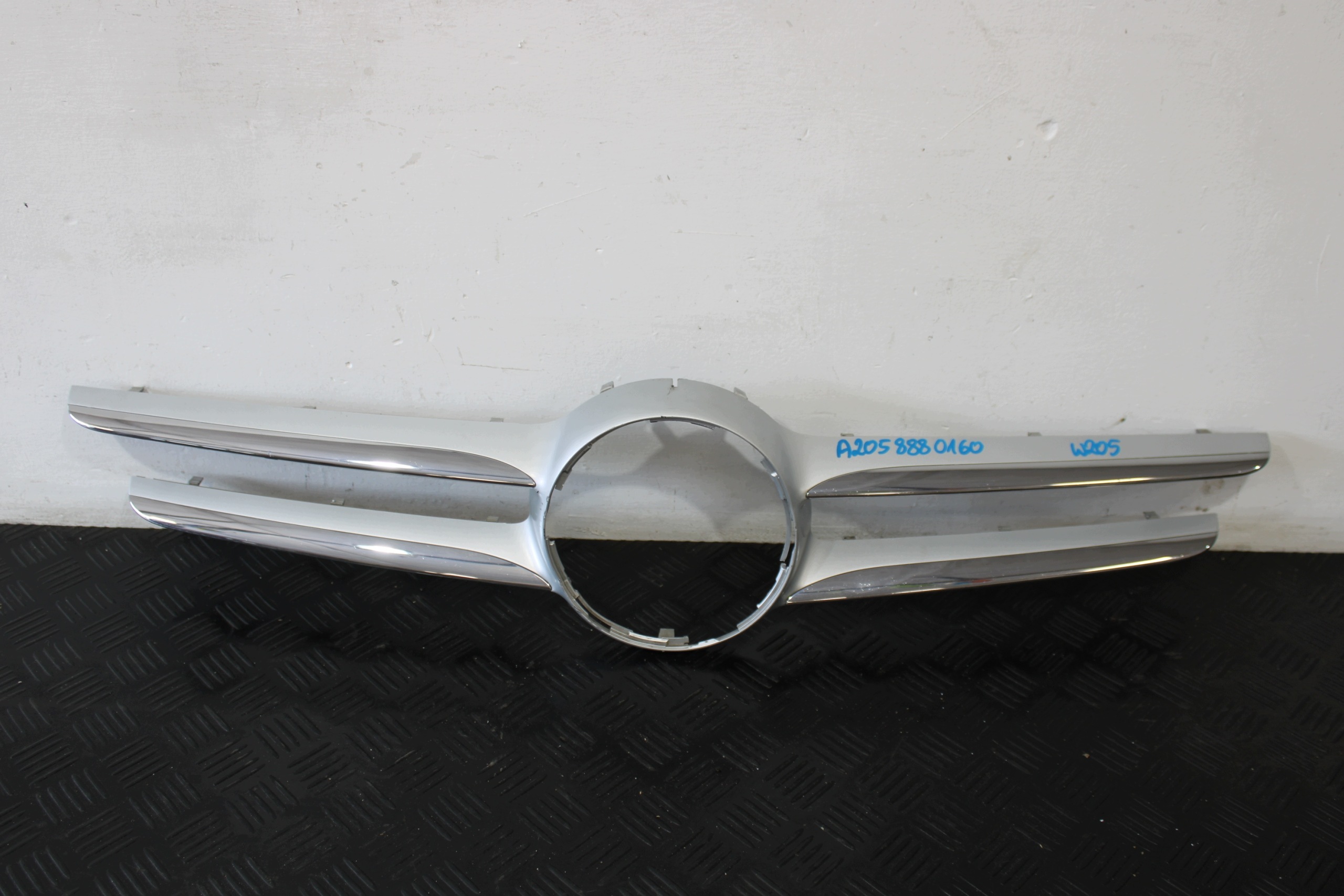 Grille A2058880160 MERCEDES C-KLASA W205