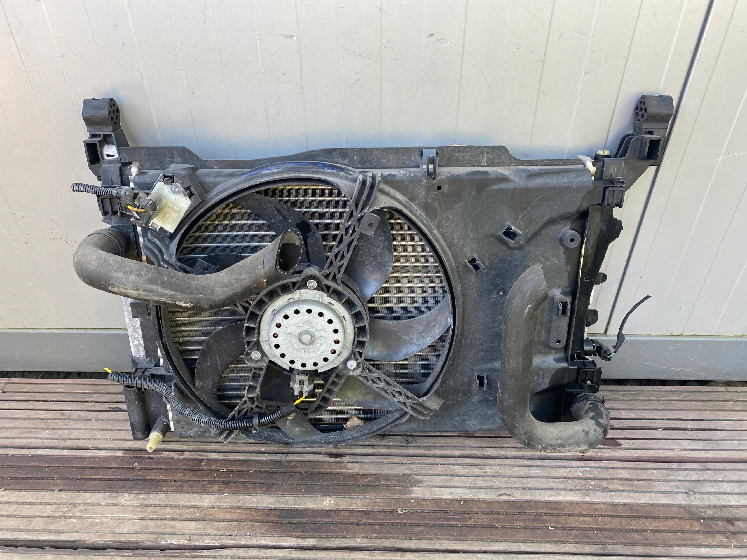 OPEL CORSA E 1.2 16V KOMPLET Kühler Gurten B12XER