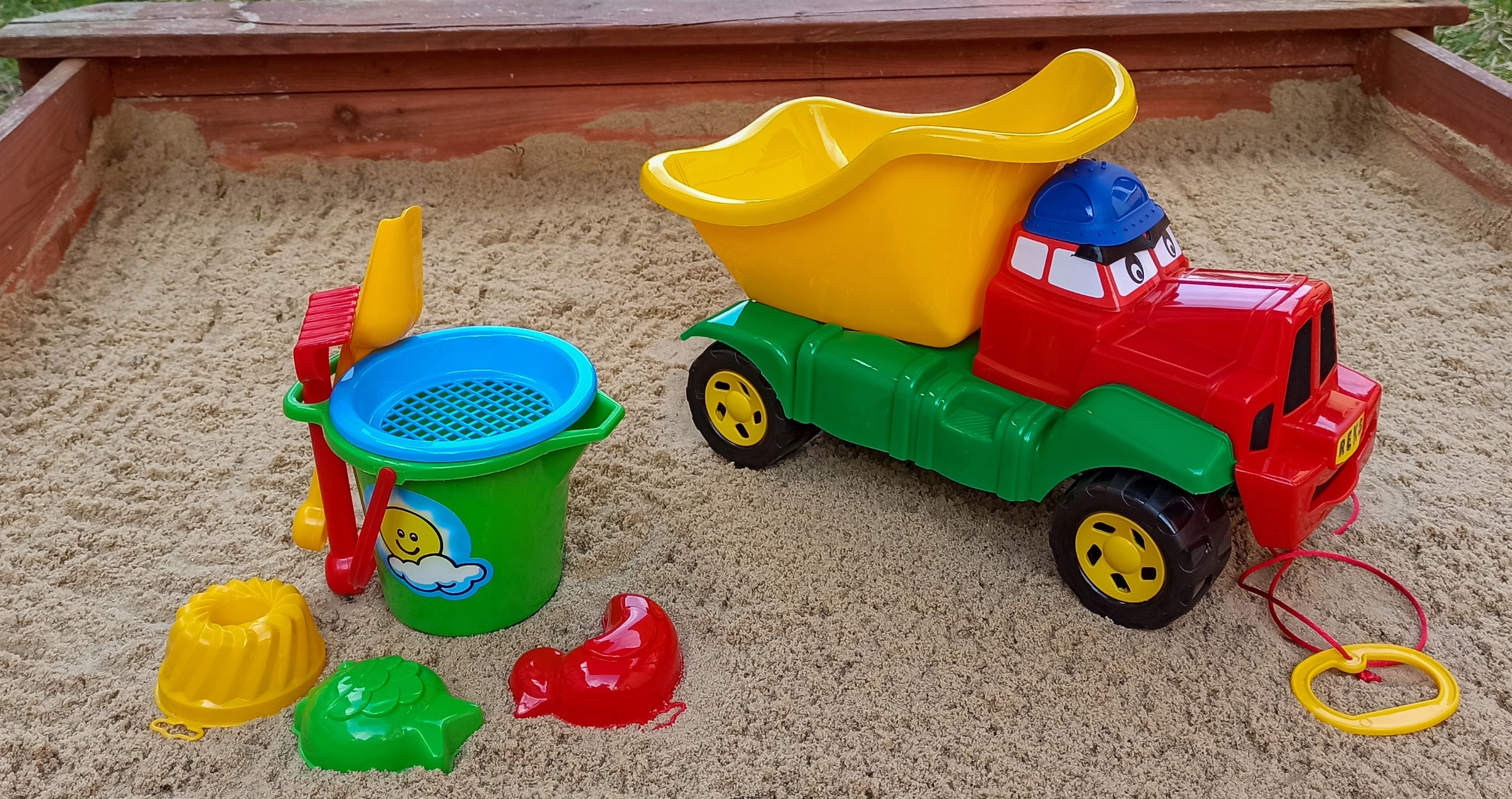 Samochód wywrotka Reks z zestawem do piasku, ciężarówka Reks z wiaderkiem Rodzaj zestaw
