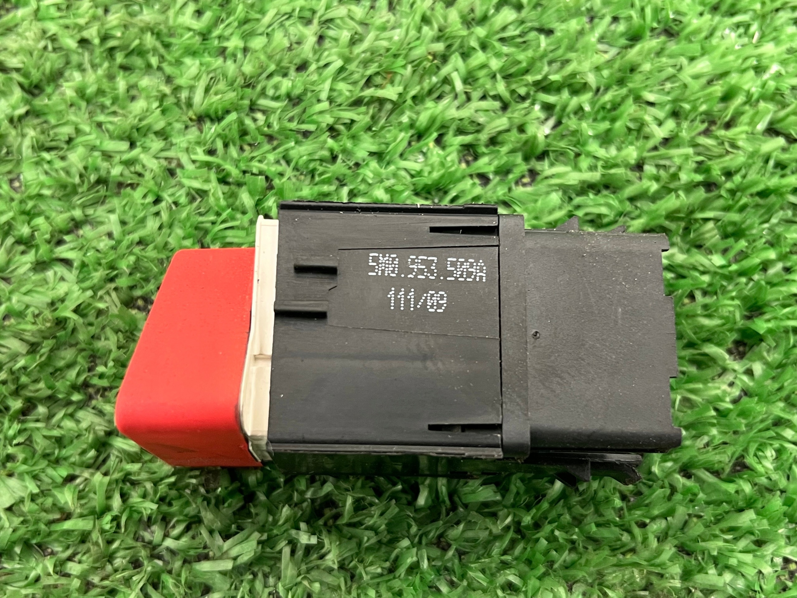 light switch of warning lights VOLKSWAGEN GOLF 5 plus 5M0953509A