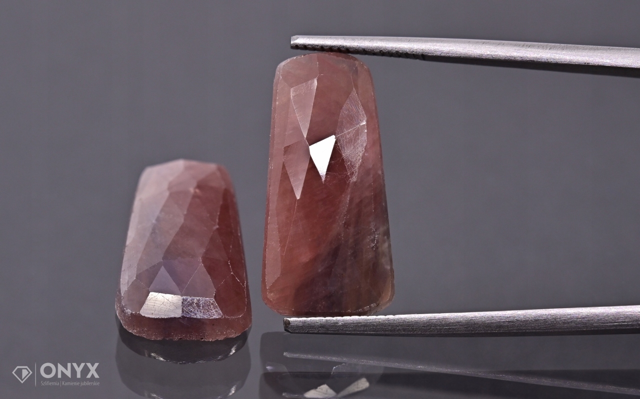 Safír fasetovaná rozeta Para nepravidelná 19x9,5