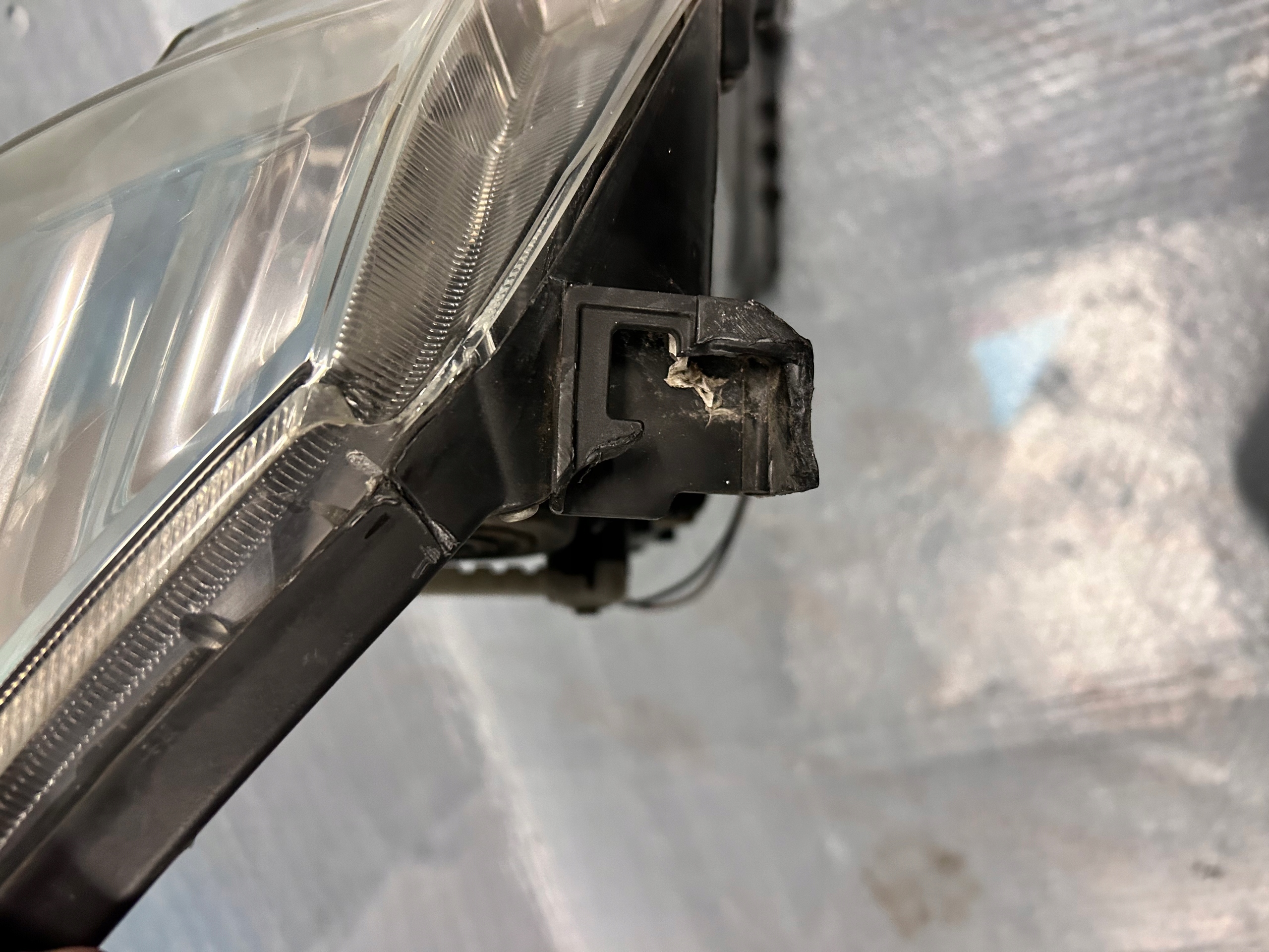 REFLEKTOR right TOYOTA RAV4 III LIFT nr.00