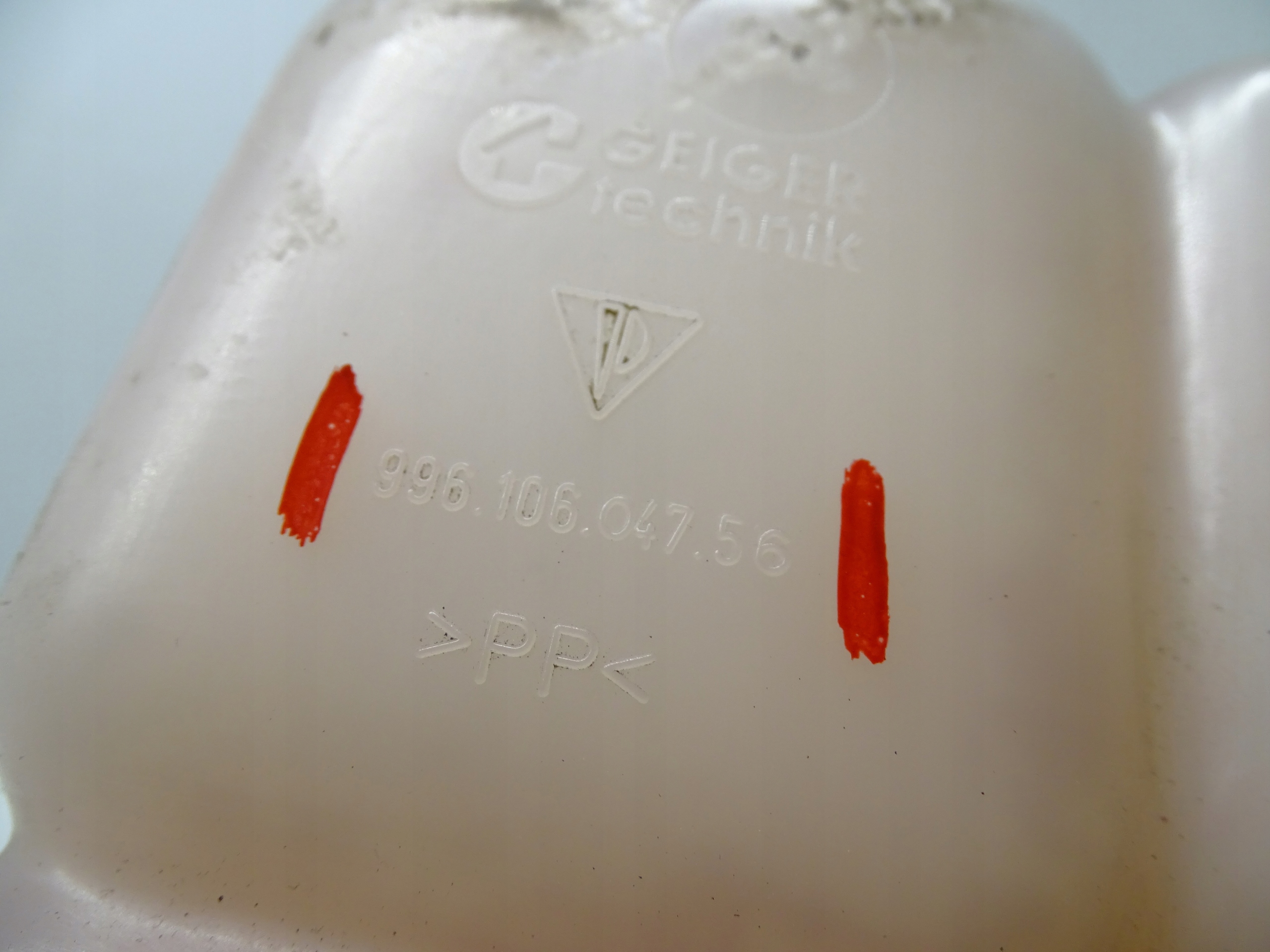 Réservoir eau PORSCHE 911 99610604756