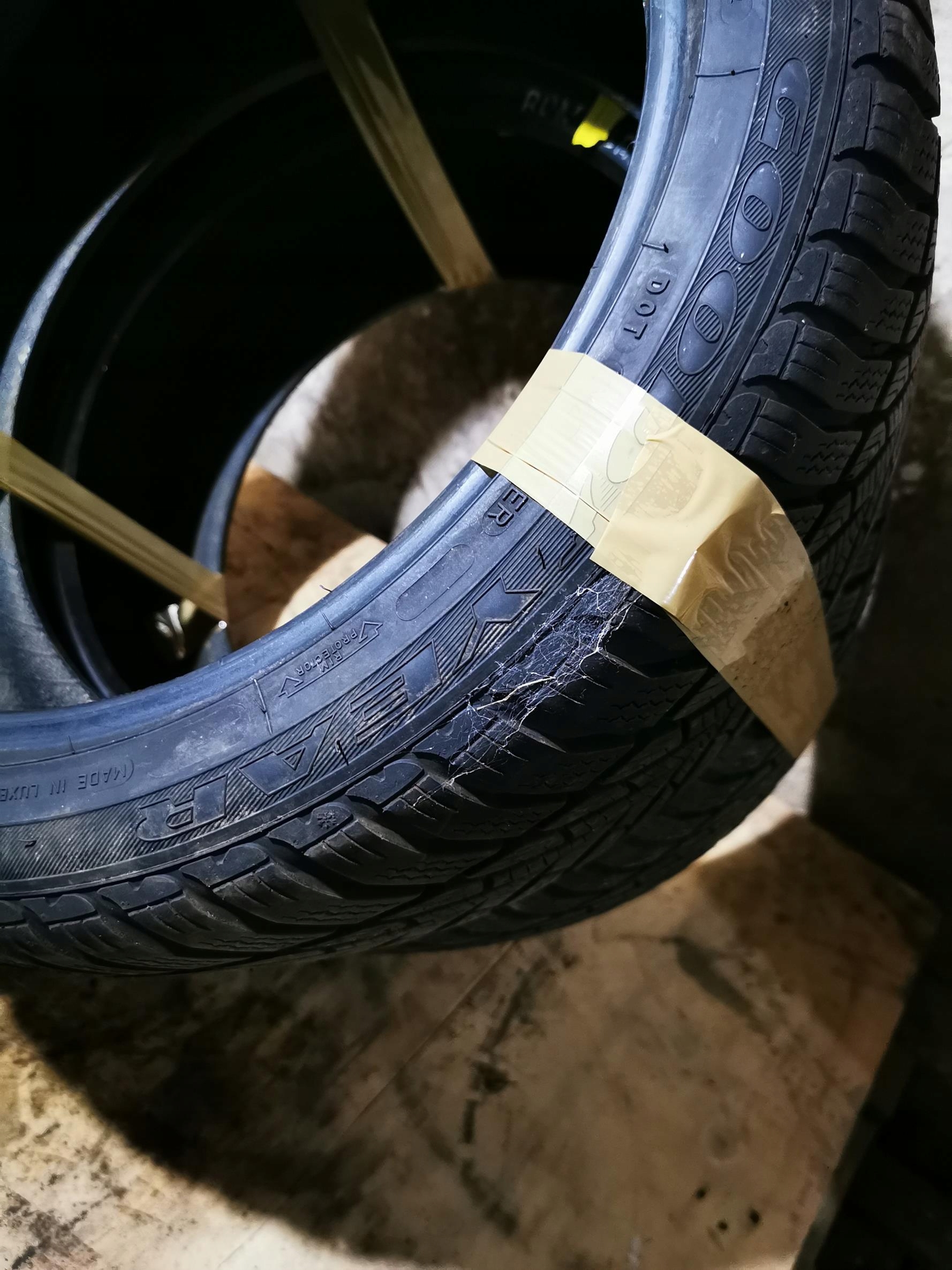 tyres winter GOODYEAR EAGLE ULTRA GRIP 245/40 R18 97V RUN FLAT EXTRA LOAD