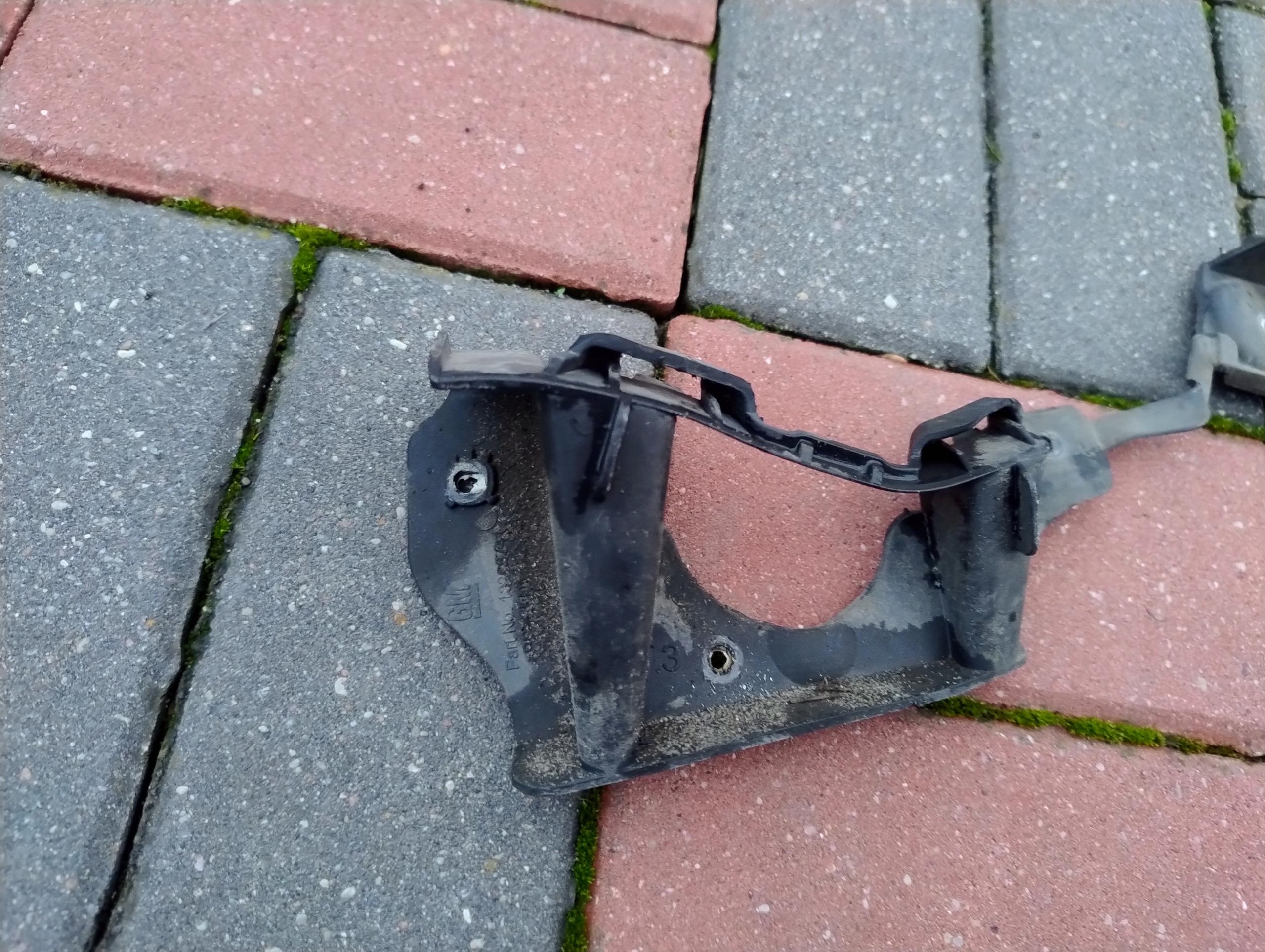 bumper bracket right rear part OPEL ASTRA J IV 13266741