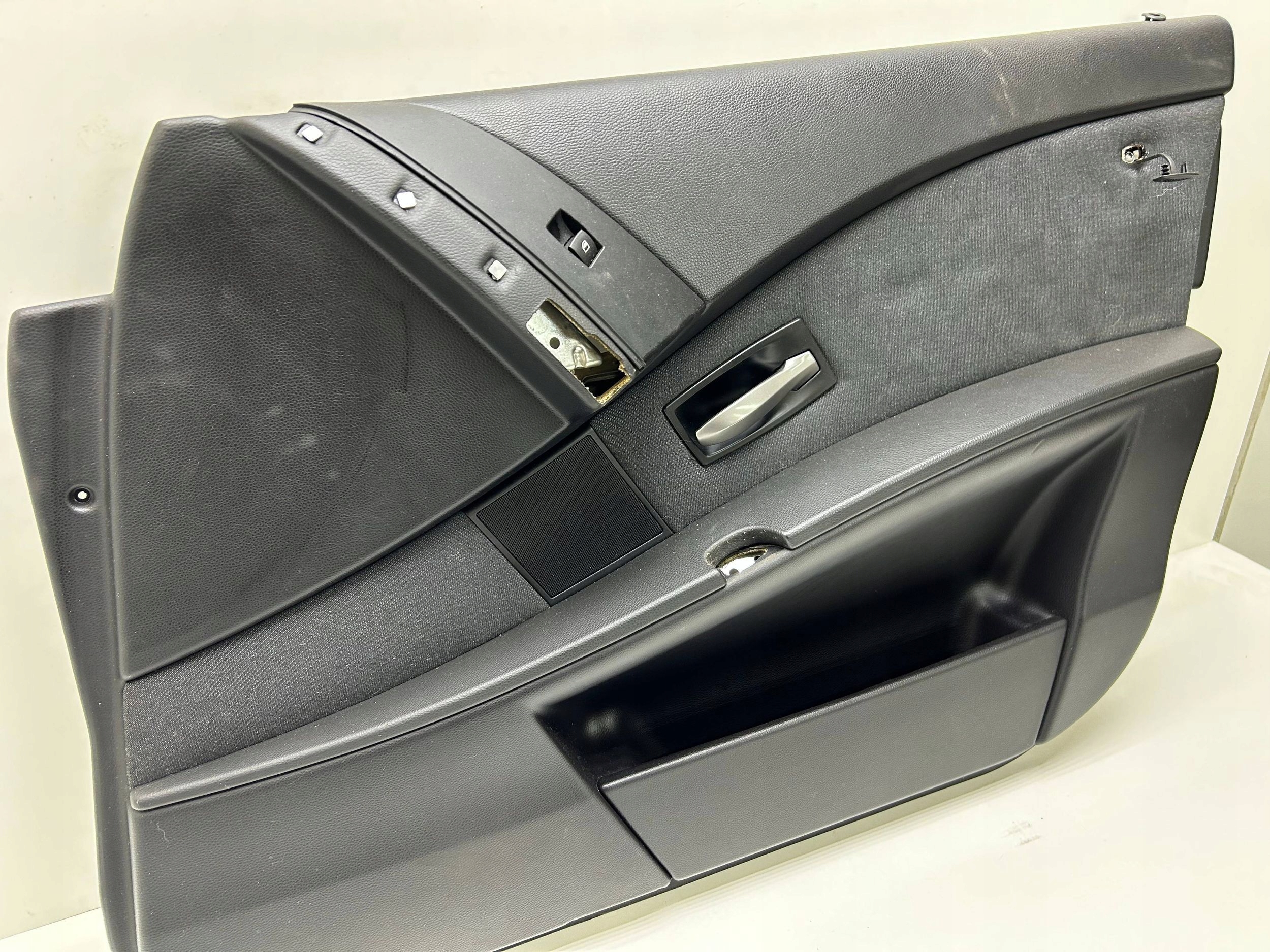 bok / boční dveře przednich spolujezdce BMW 5 E60 2004