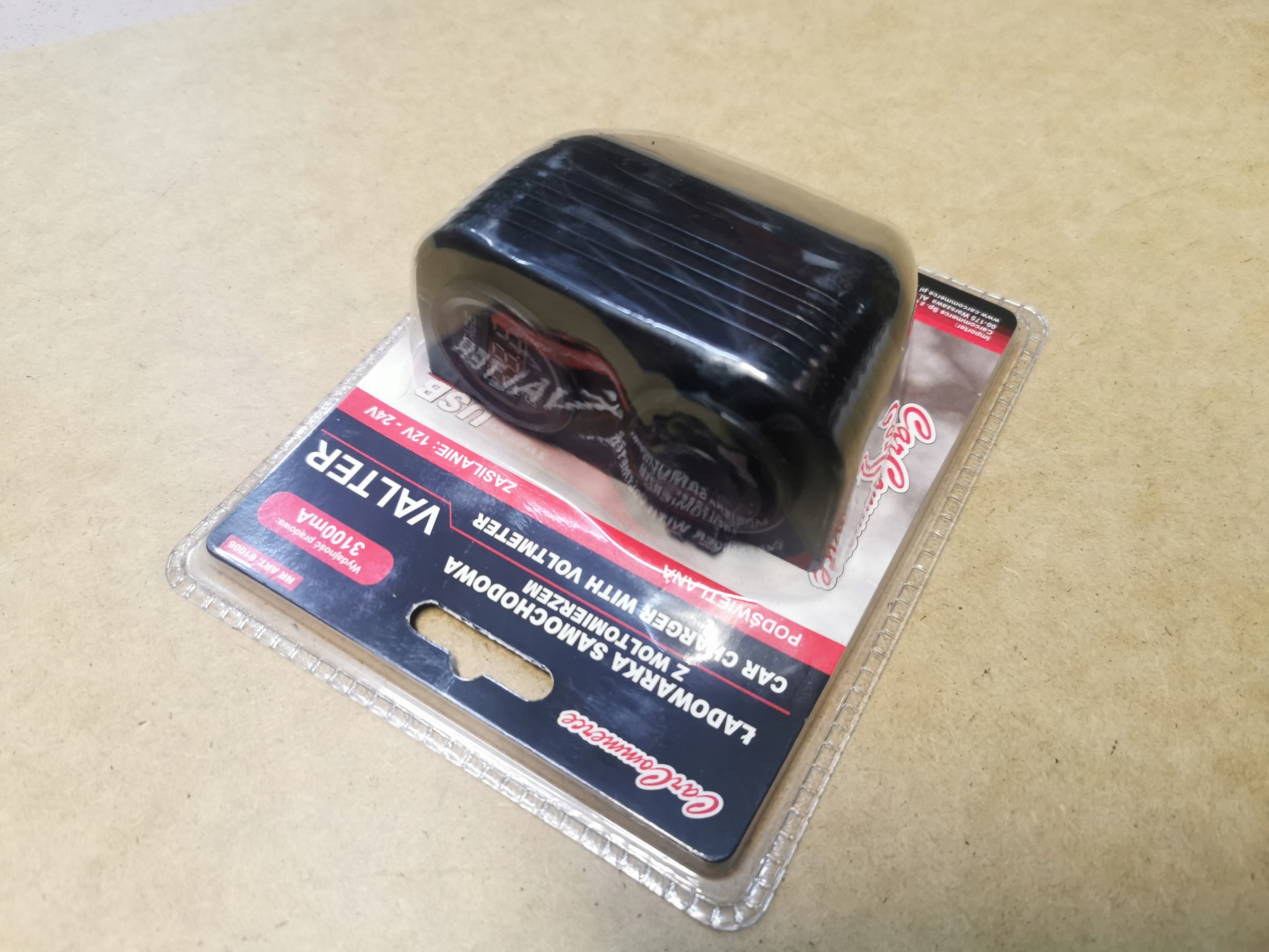 Ładowarka samochodowa USB woltomierz 12/24V 3100mA Producent inny