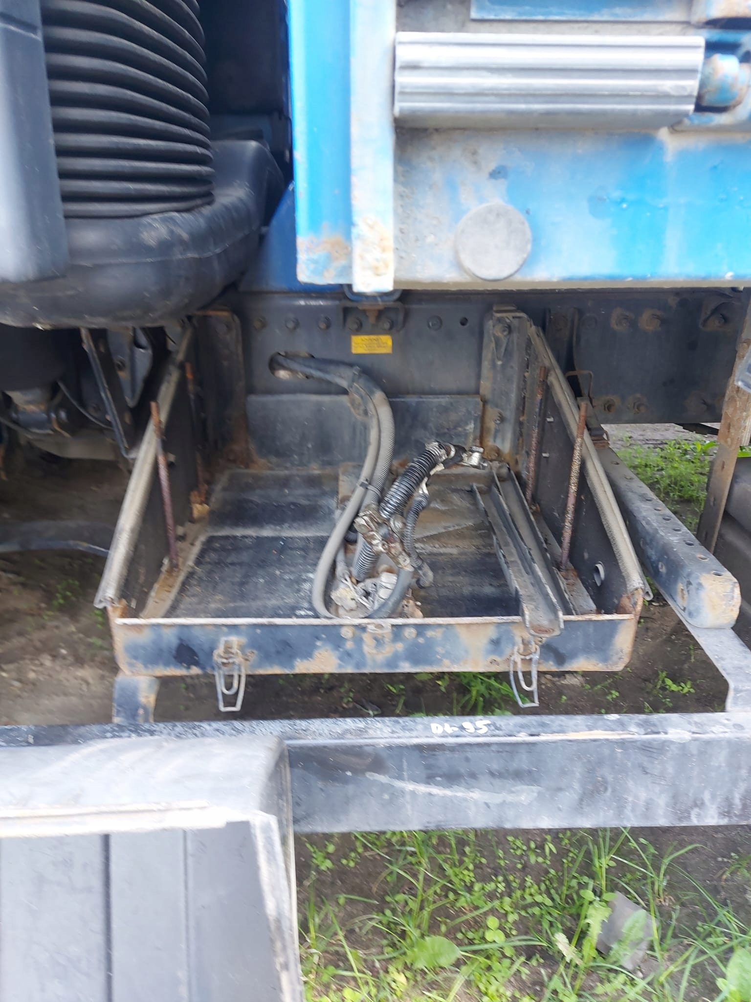 SKRZYNKA PODSTAWA AKUMULATORÓW MAN TGL , TGM EURO 5 EURO 6