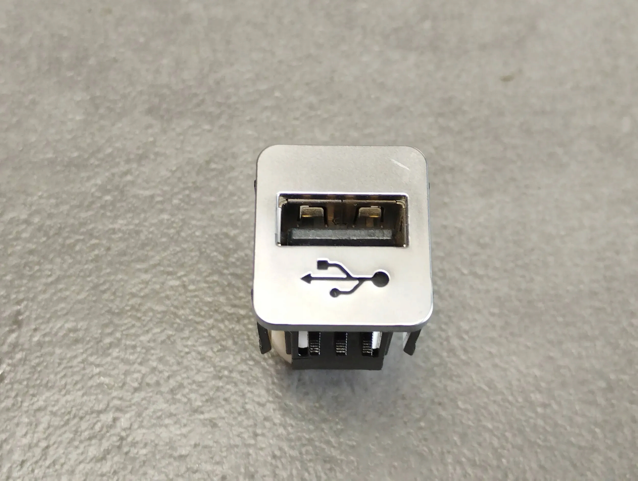 BMW 7 G11 Adapter, Stecker USB 74558010