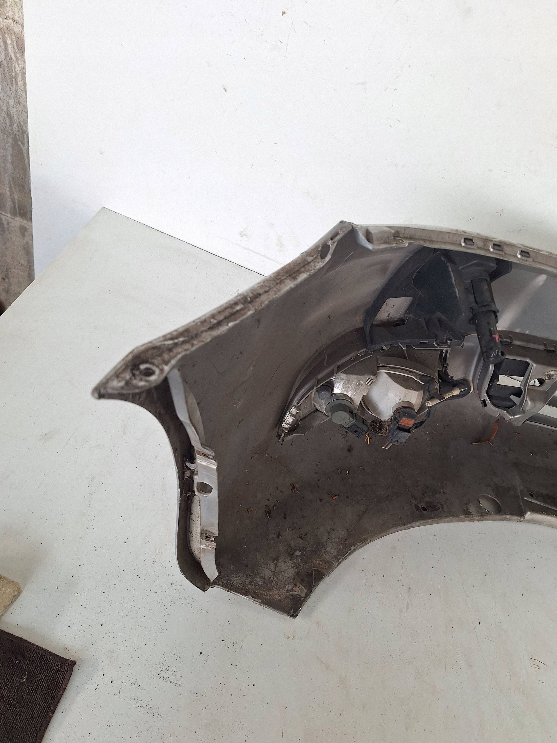 SKODA OCTAVIA II 08-13 bumper + XENON 1Z0807221M