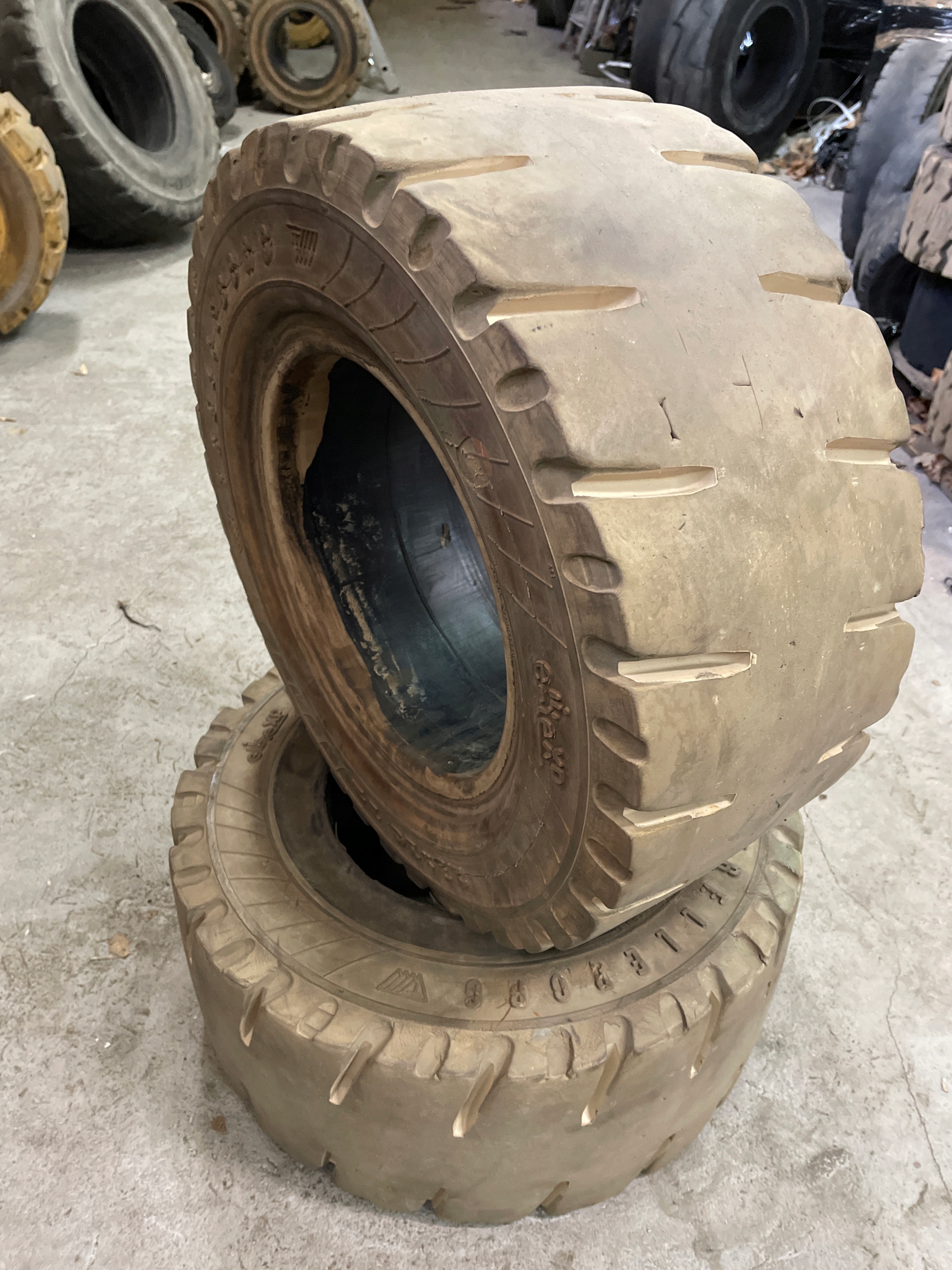 Opona pelna 23x10 12 250 60 12 Trelleborg wozka Part manufacturer Trelleborg