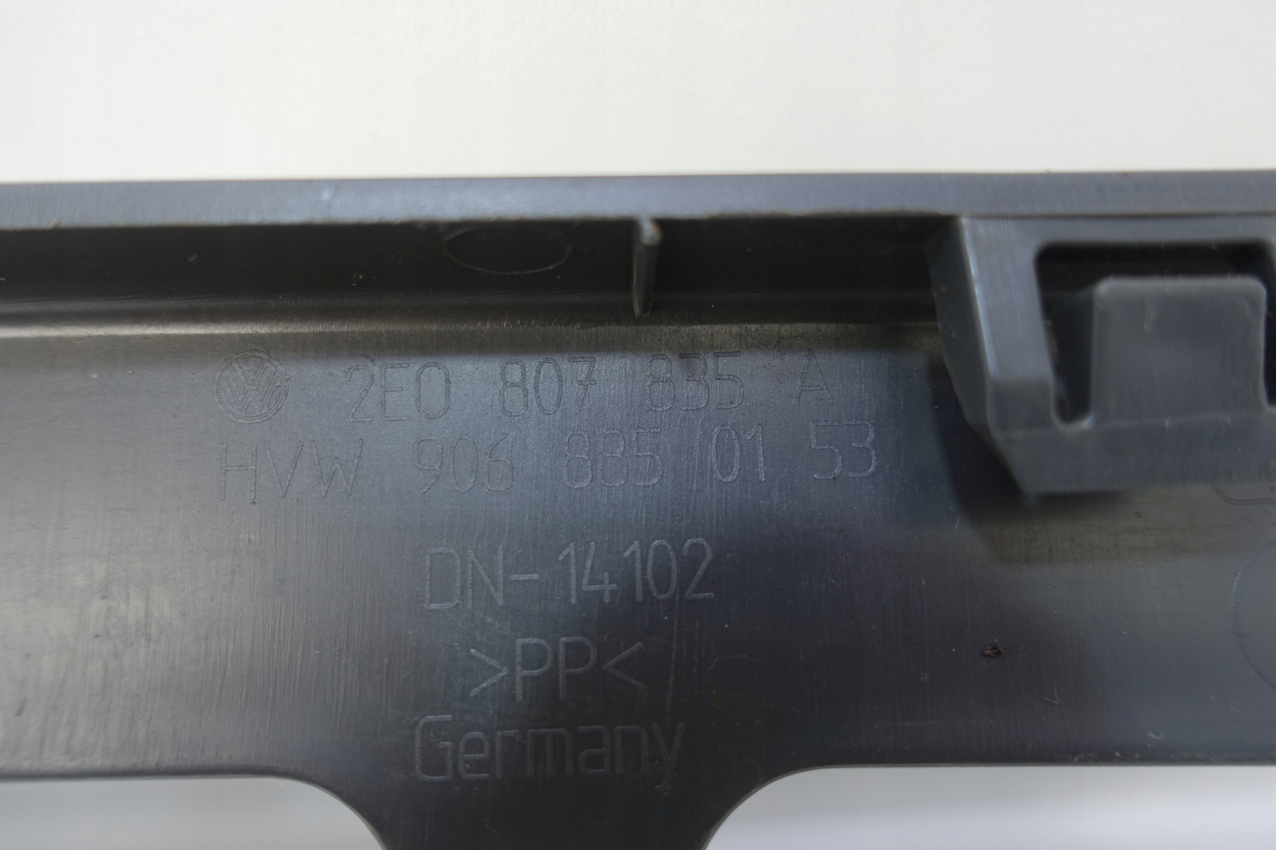 Lüftungsgitter der Stoßstange VW CRAFTER 2E0 2E0807835A