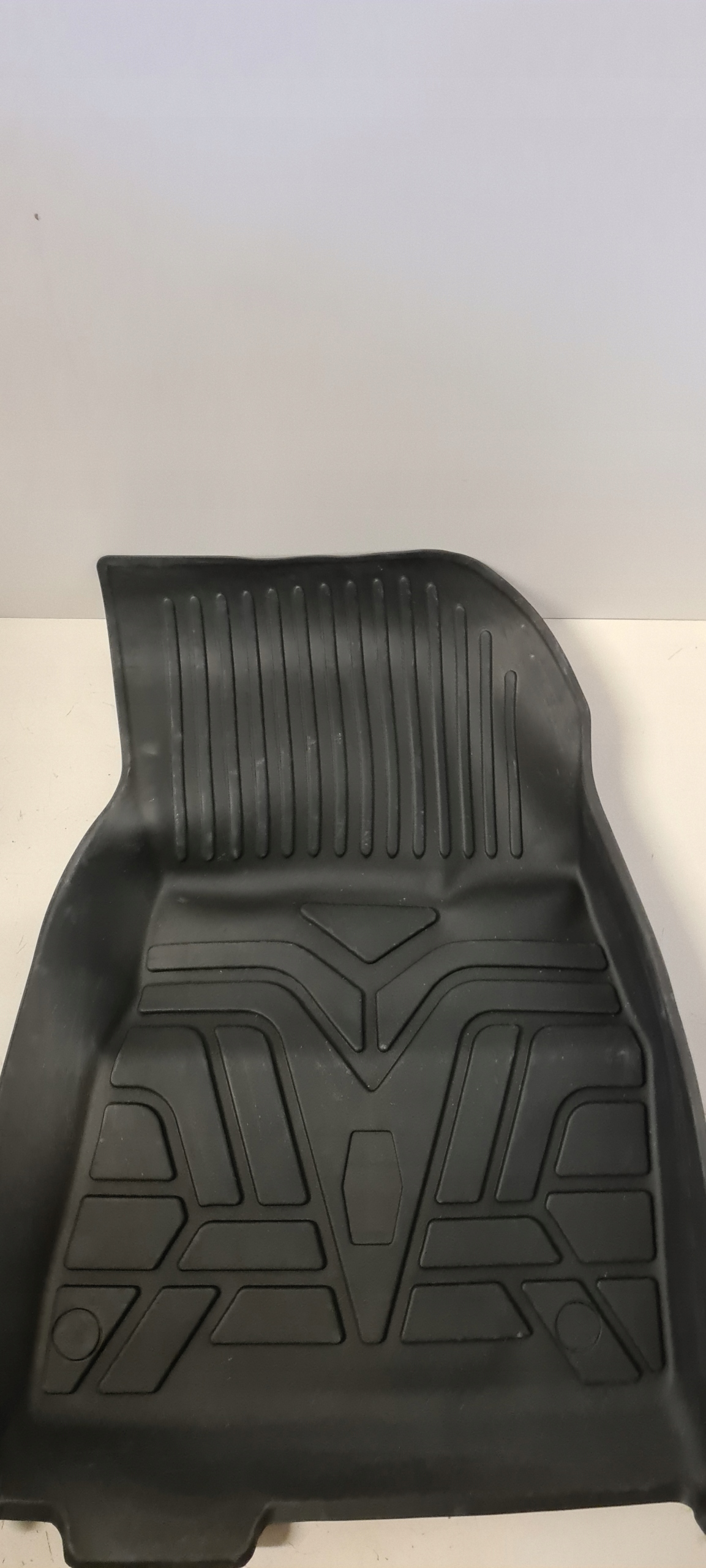 DYWANIKI SAMOCHODOWE MATY GUMOWE 3D BASENOR CA244 TESLA MODEL 3 6 SZTUK Producent Inny