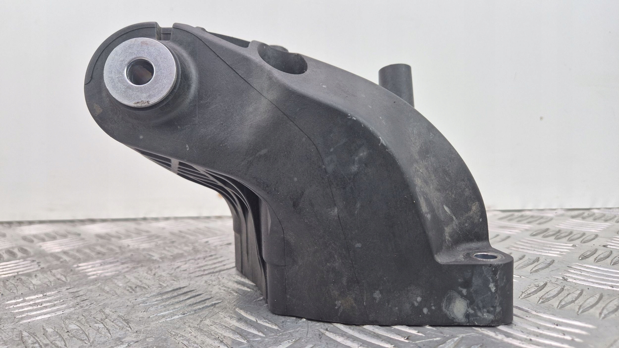 engine mount Mercedes ML350d W166 A6422236204 OM642.826