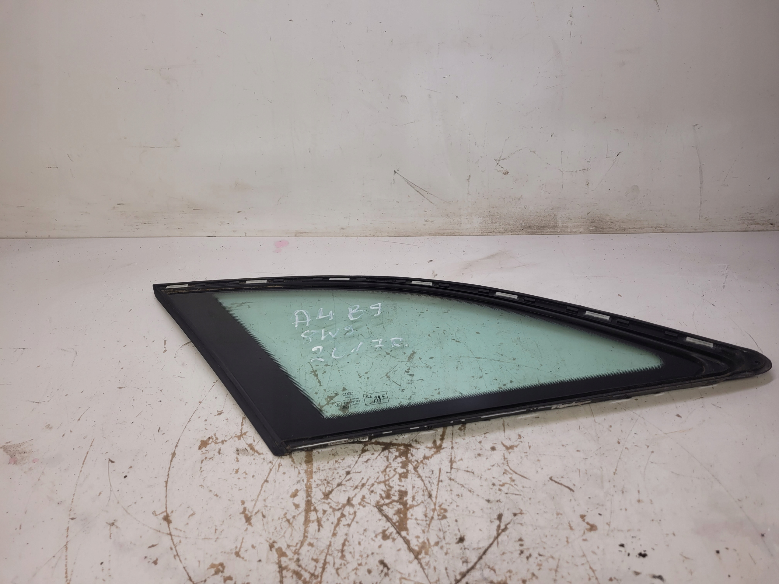 8W9845297F - Кузовне скло лівий задній AUDI A4 B9 8W9 2017