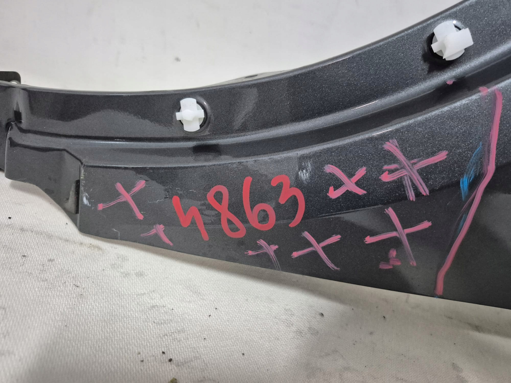 VW T-ROC and 1 17-25 fender front front left