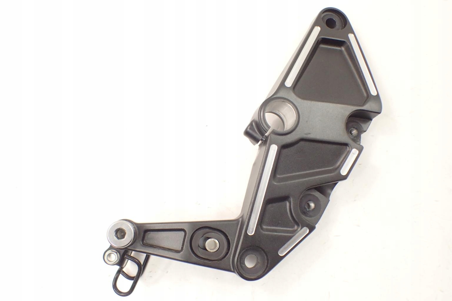 136071-1111 - Honda CB 1000 R SC80 2021 - крепление подставки для ног