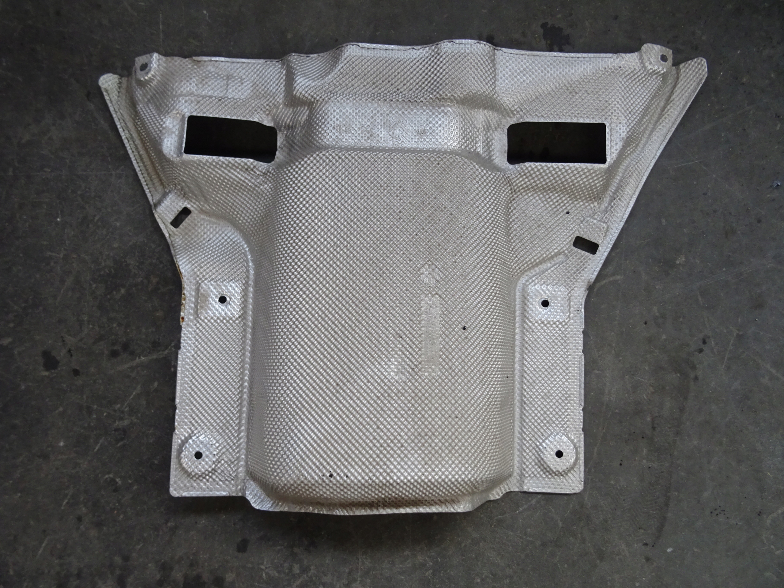 Мерседес W213 тепловий екран A2136823700