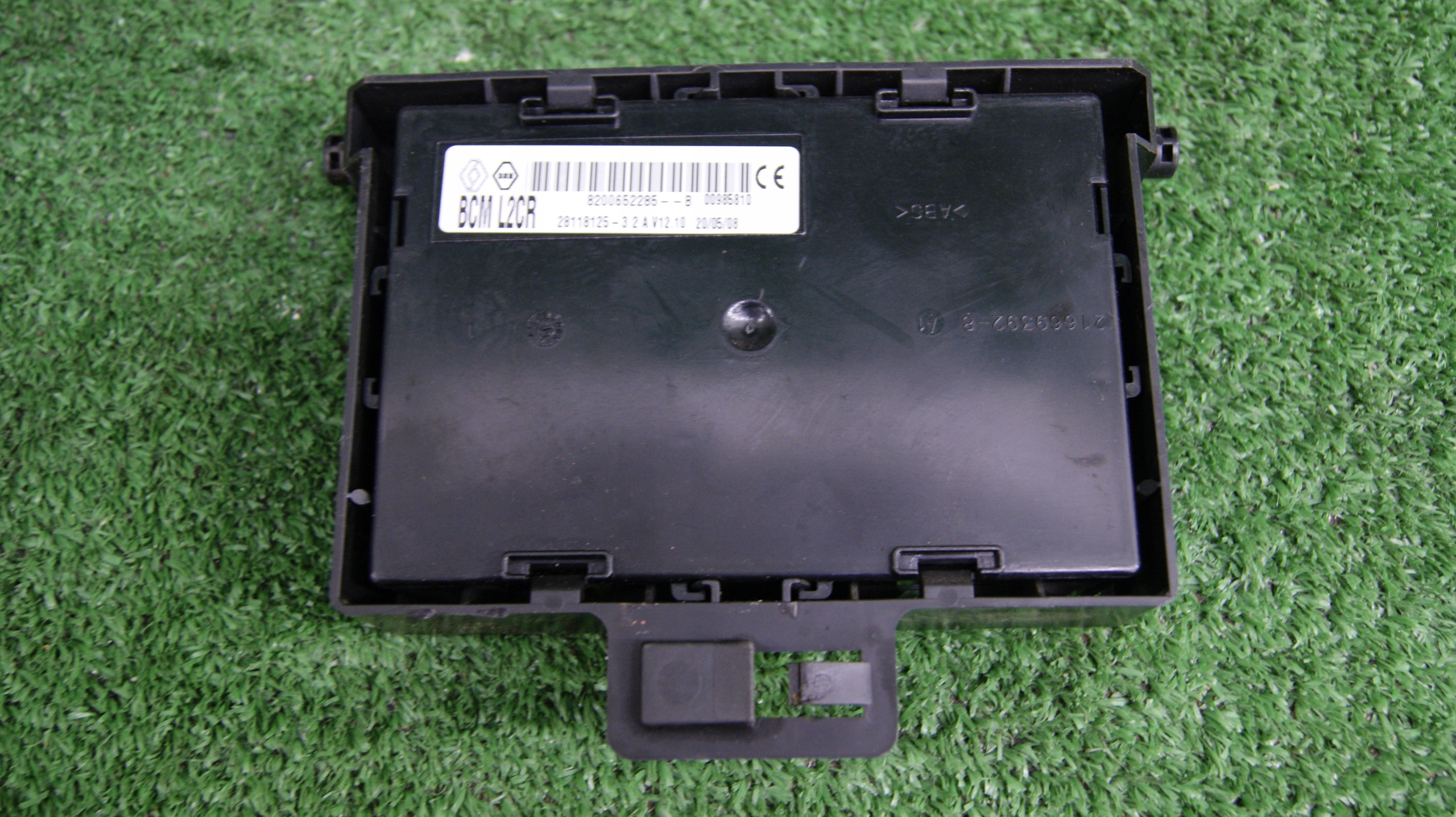 Module Unité de contrôle BCM RENAULT MODUS 8200652285-B