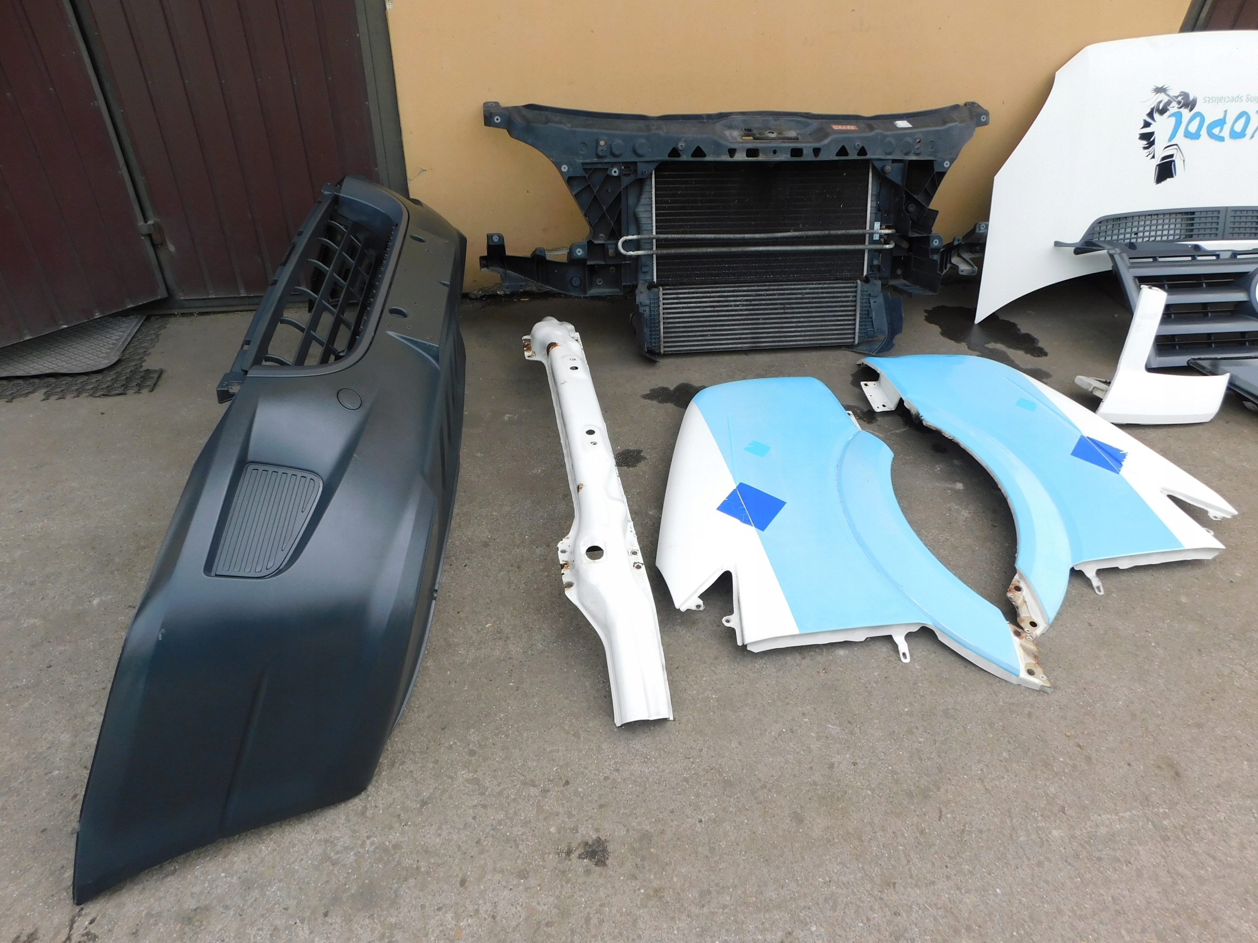 VW CRAFTER front complete lights bonnet radiator bumper pillar 06-12r
