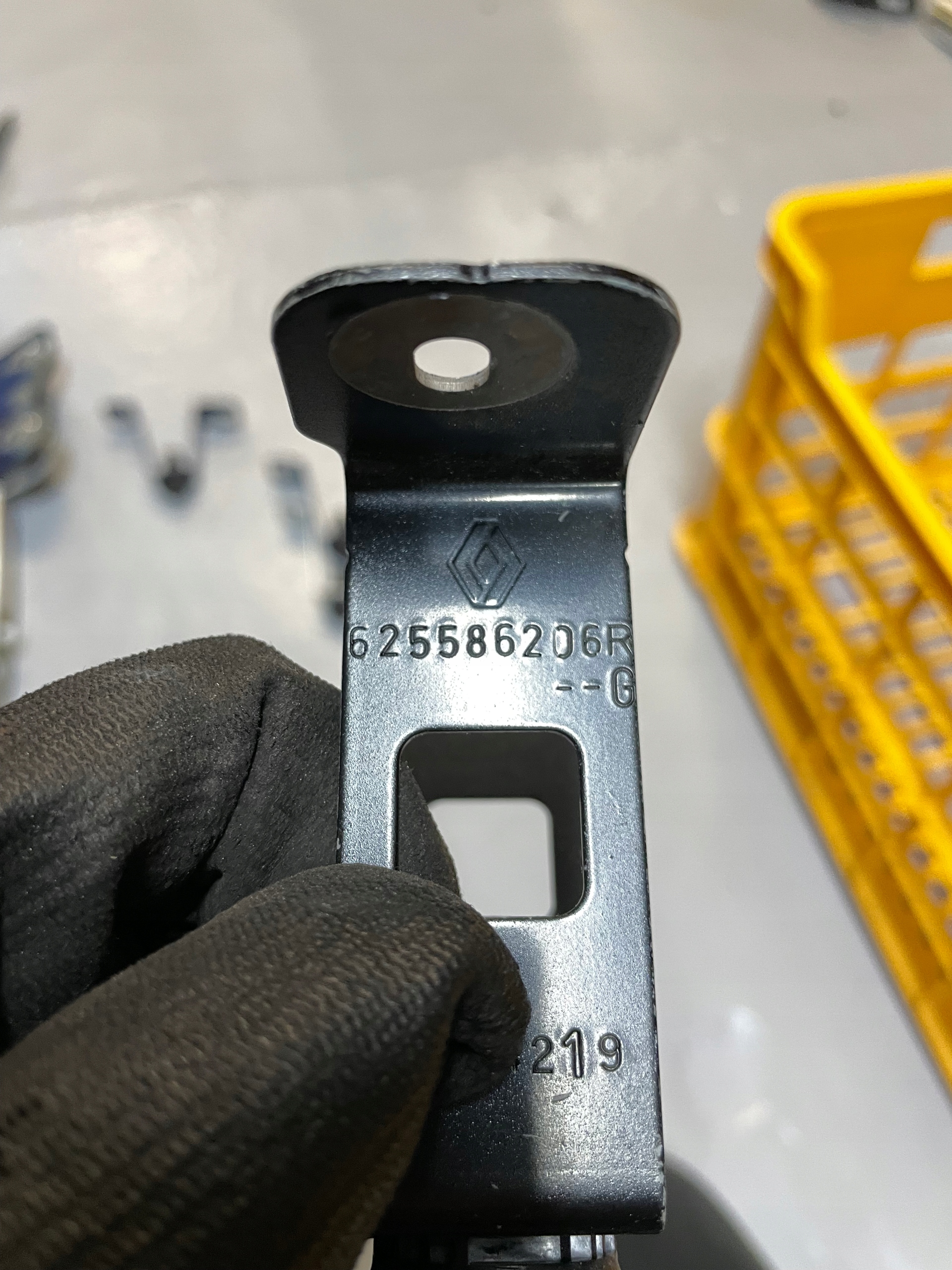 RENAULT CAPTUR II RIGHT TIP BONNETS 625586206R