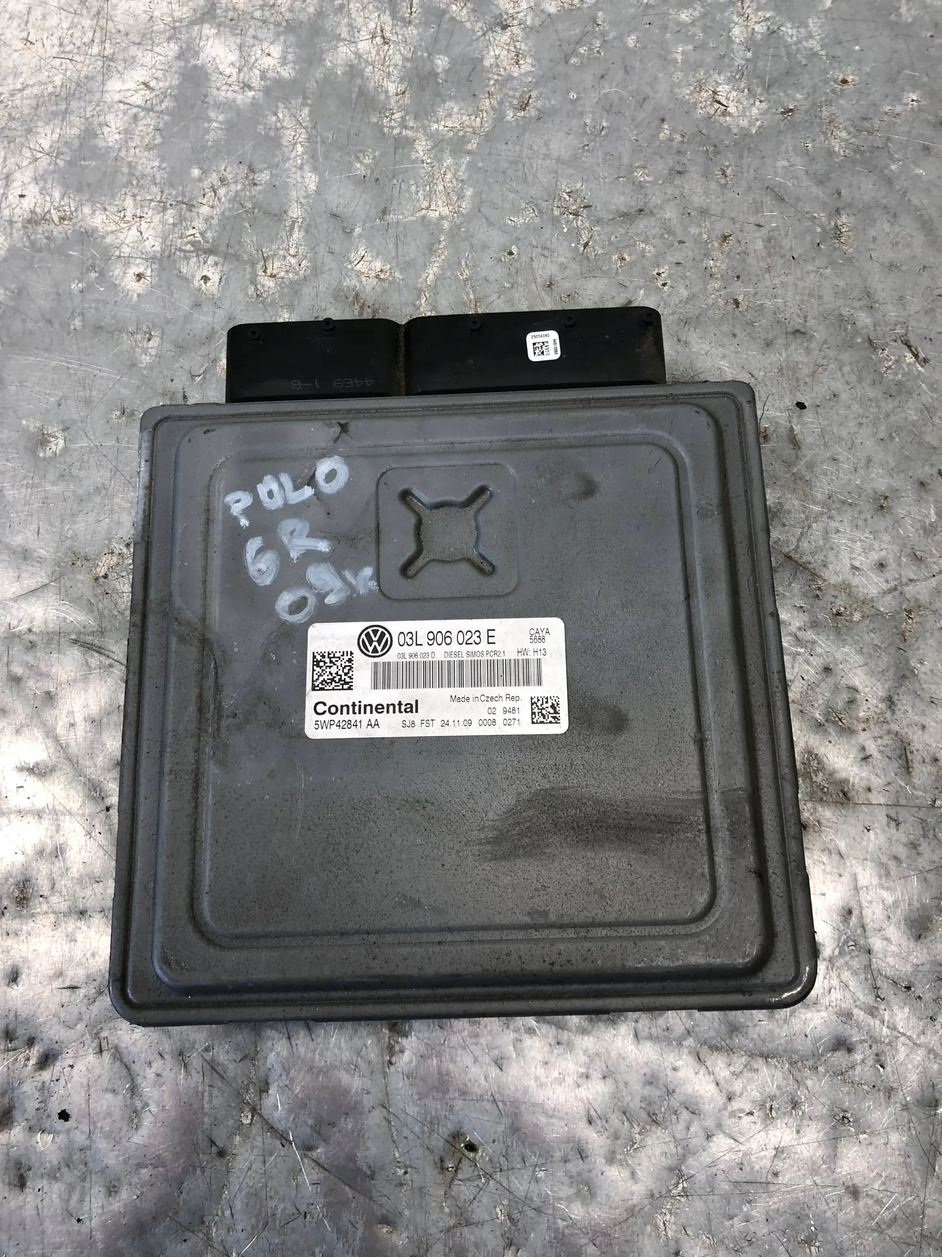computer of the engine VW POLO V 6R 1.6D CAY 03L906023E