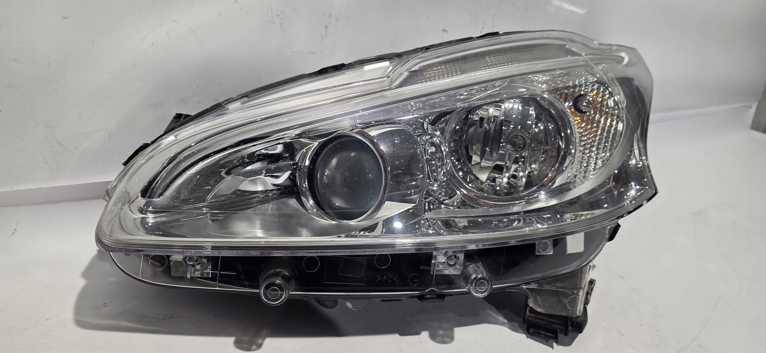 light left front lens LED PEUGEOT 208 12-15 original 9802221480