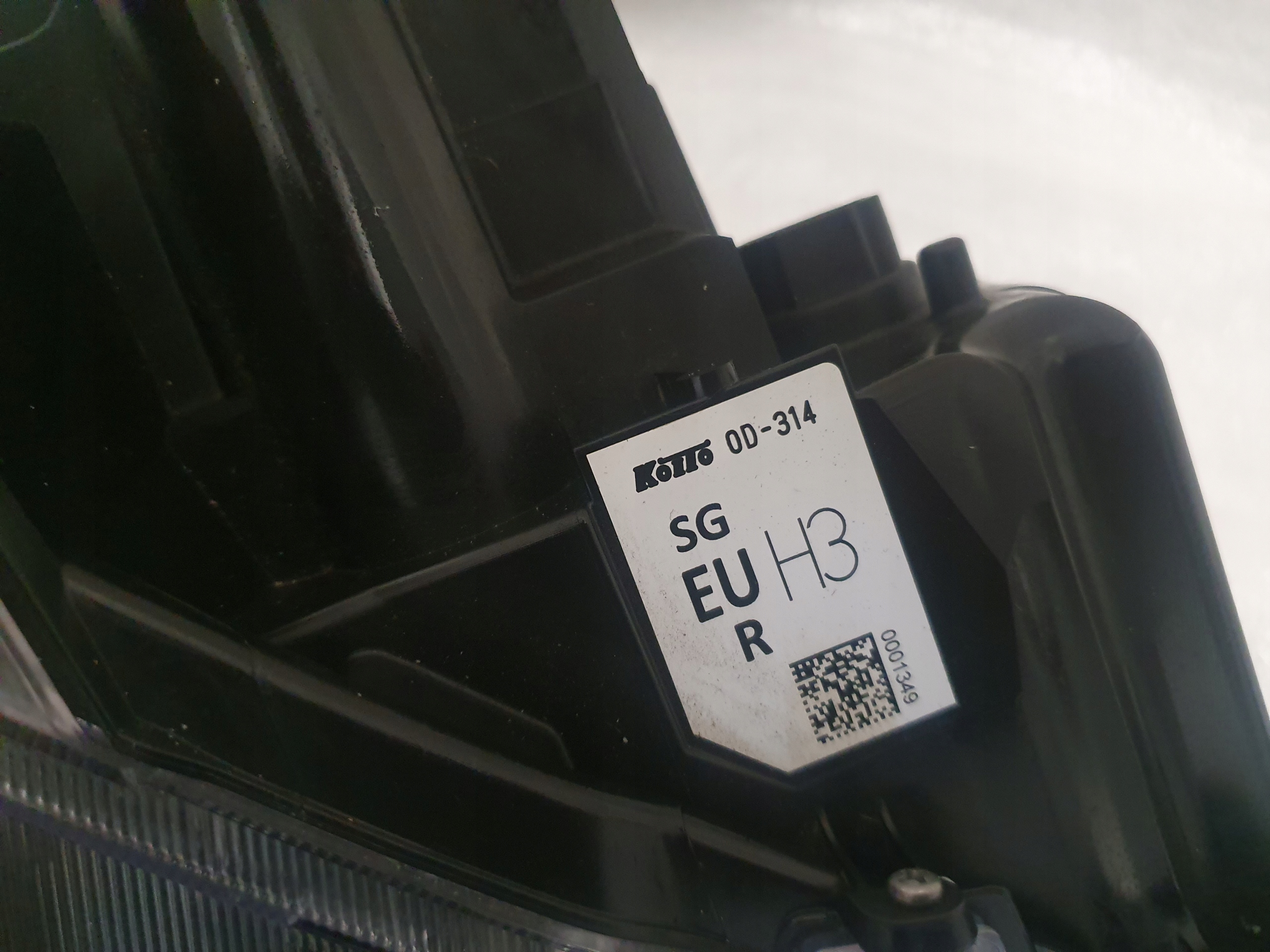 TOYOTA YARIS CROSS FULL LED Strona zabudowy prawa