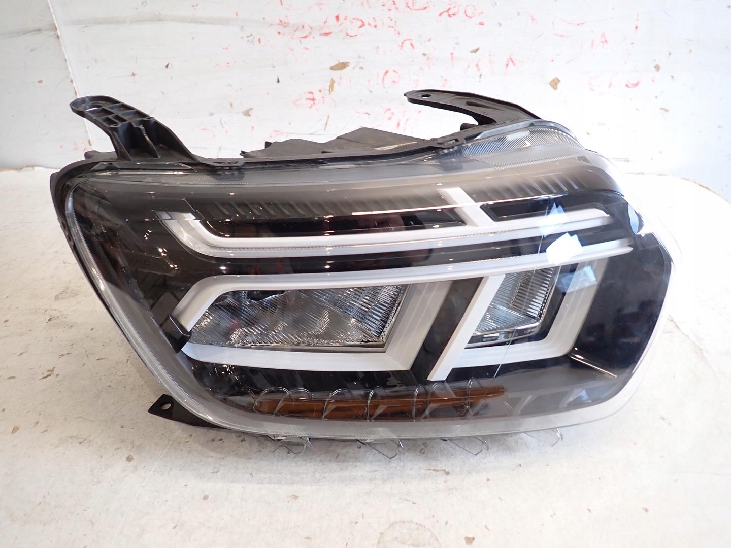 light front front right DACIA DUSTER II LIFT LED 2021- 260106194