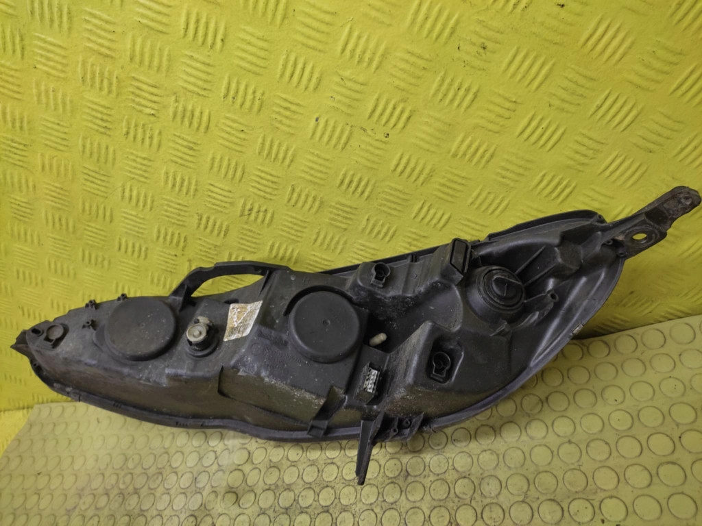 PEUGEOT 407 REFLEKTOR light right front 0301213202