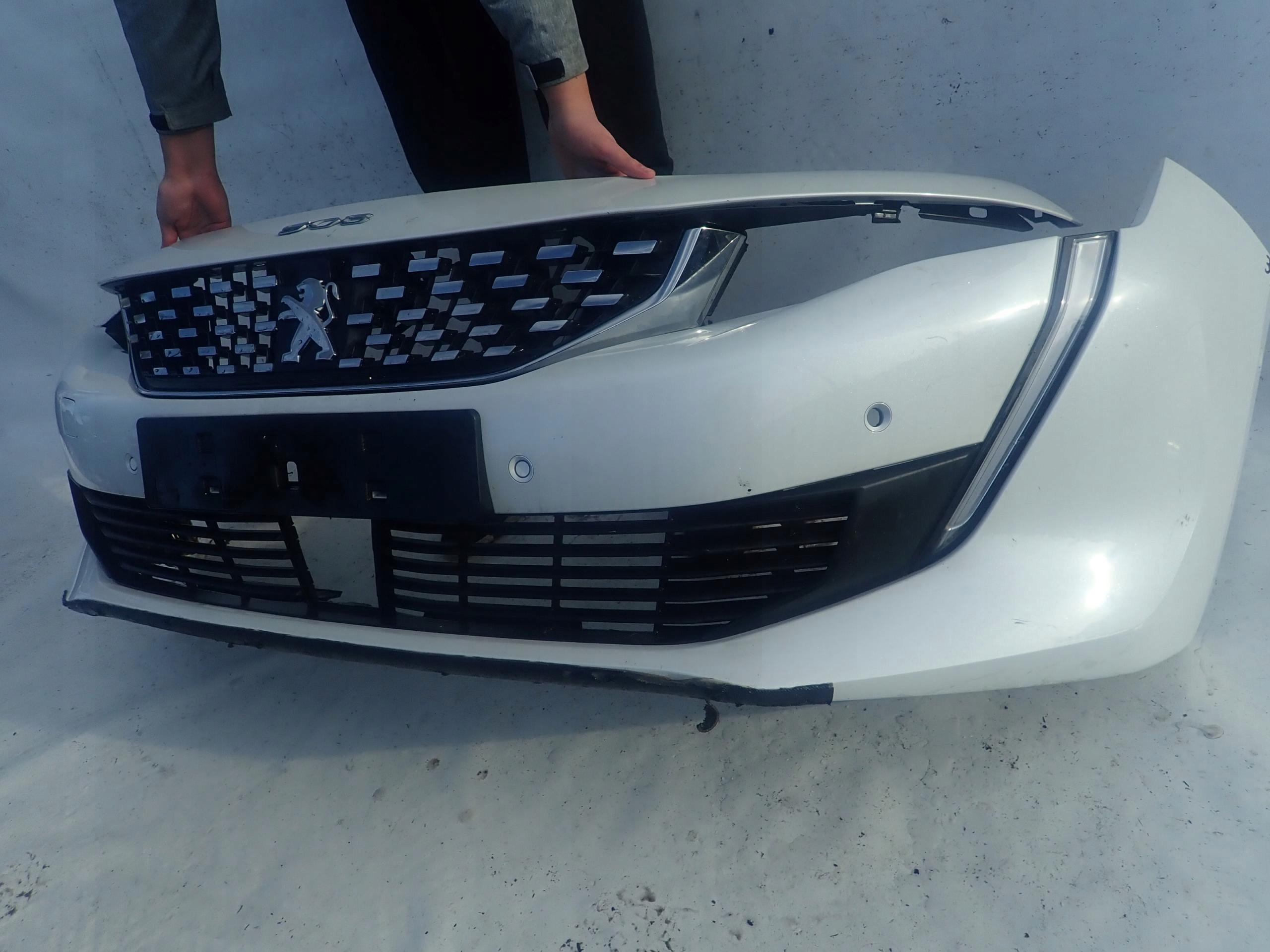 PEUGEOT 508 18- bumper front KAMERA 6xPDC LED